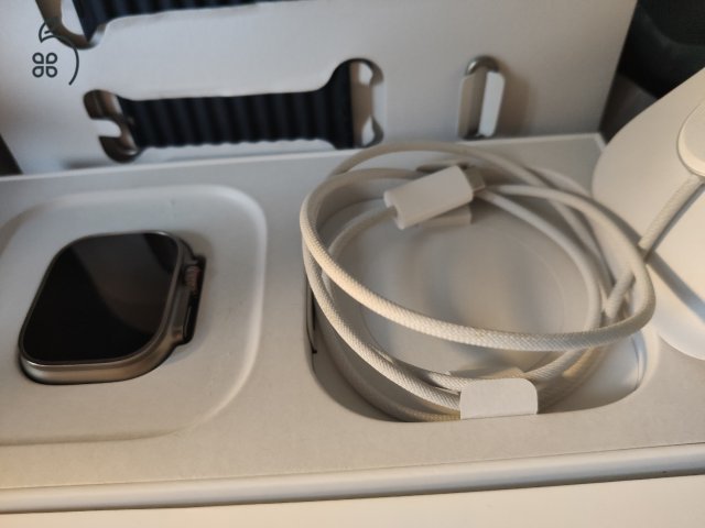 Apple Watch Ultra Natural Titanium, cellular 49 mm