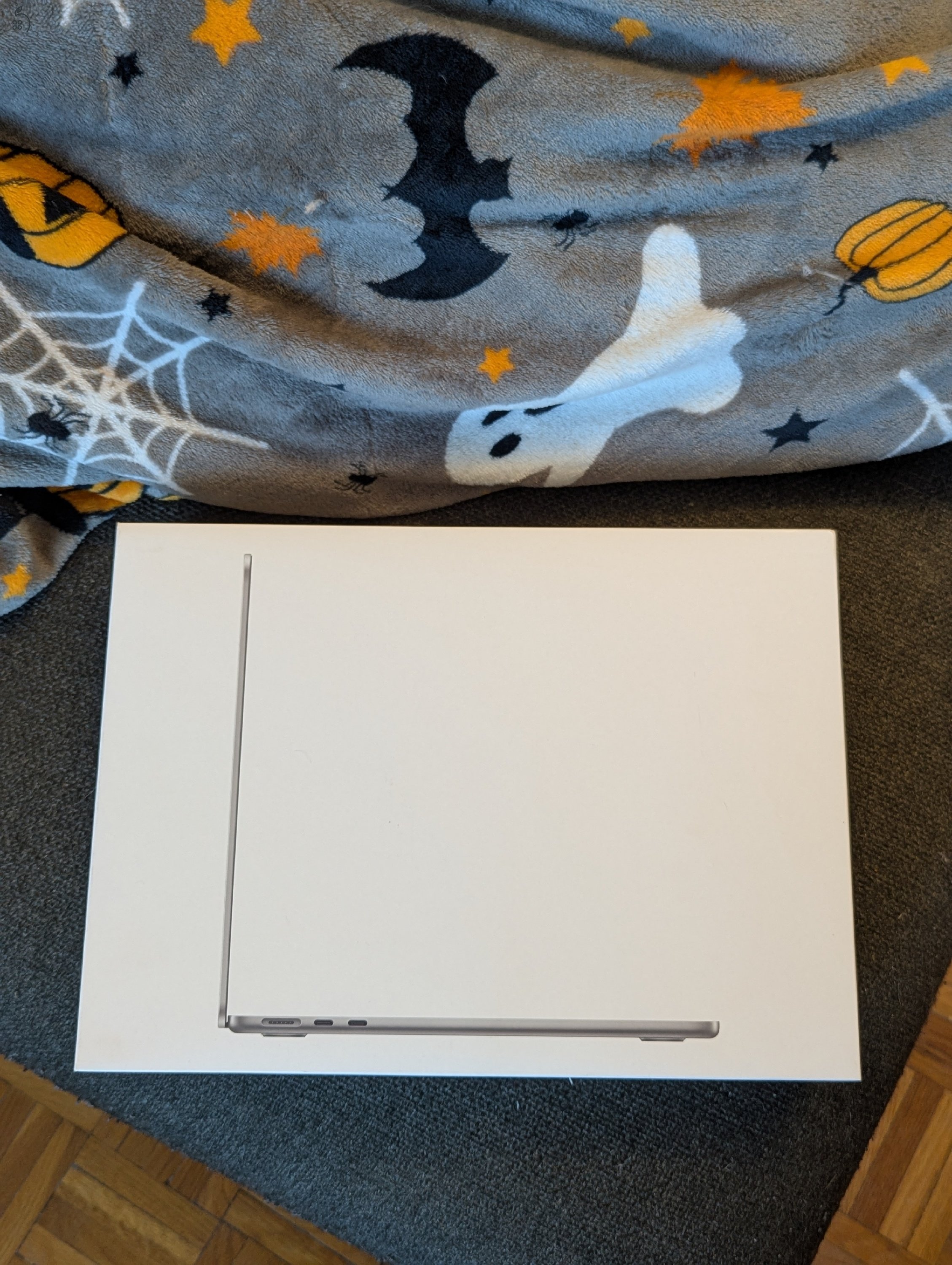 MacBook Air M3 garancia, magyar, minden tartozék