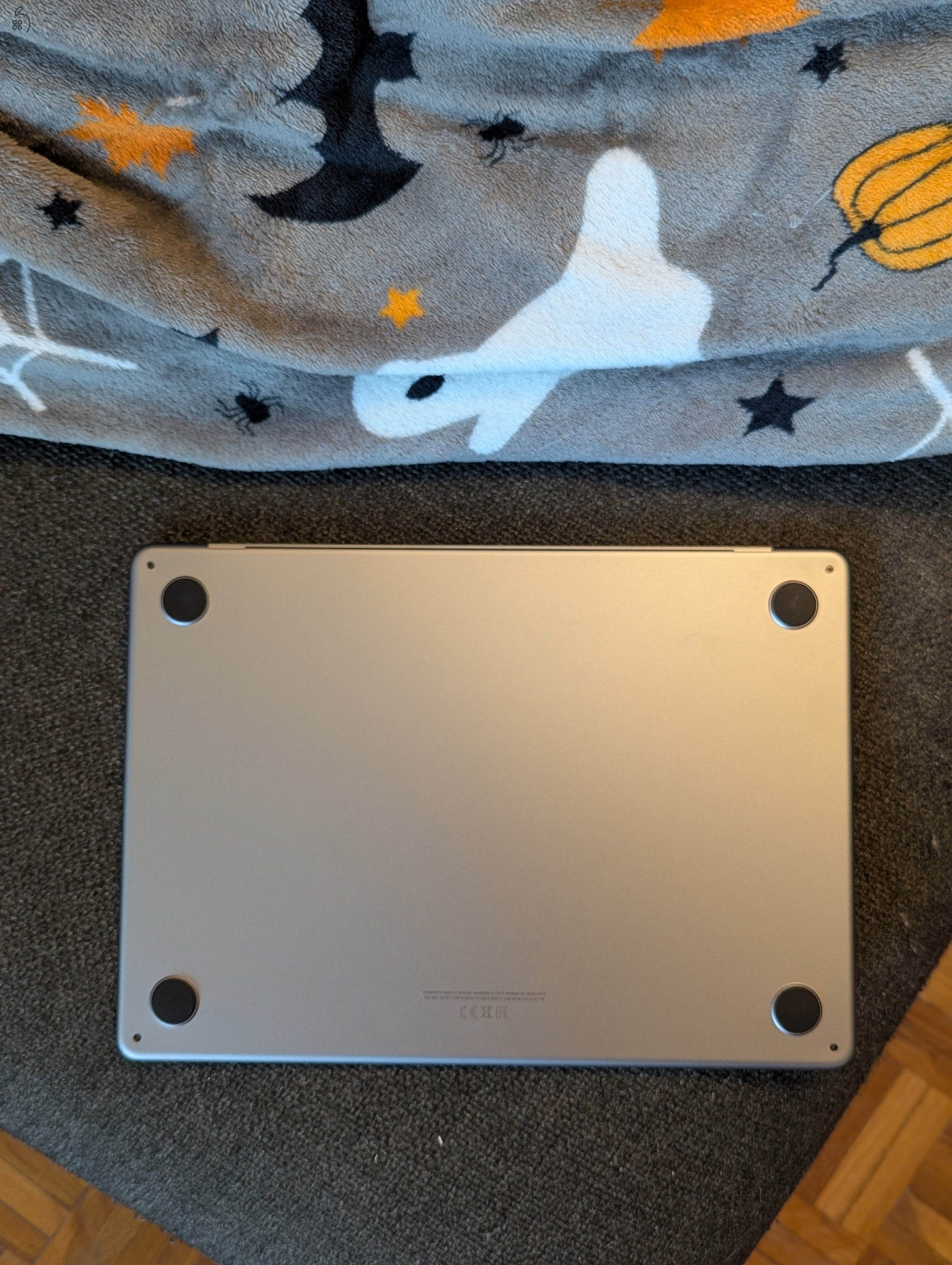 MacBook Air M3 garancia, magyar, minden tartozék