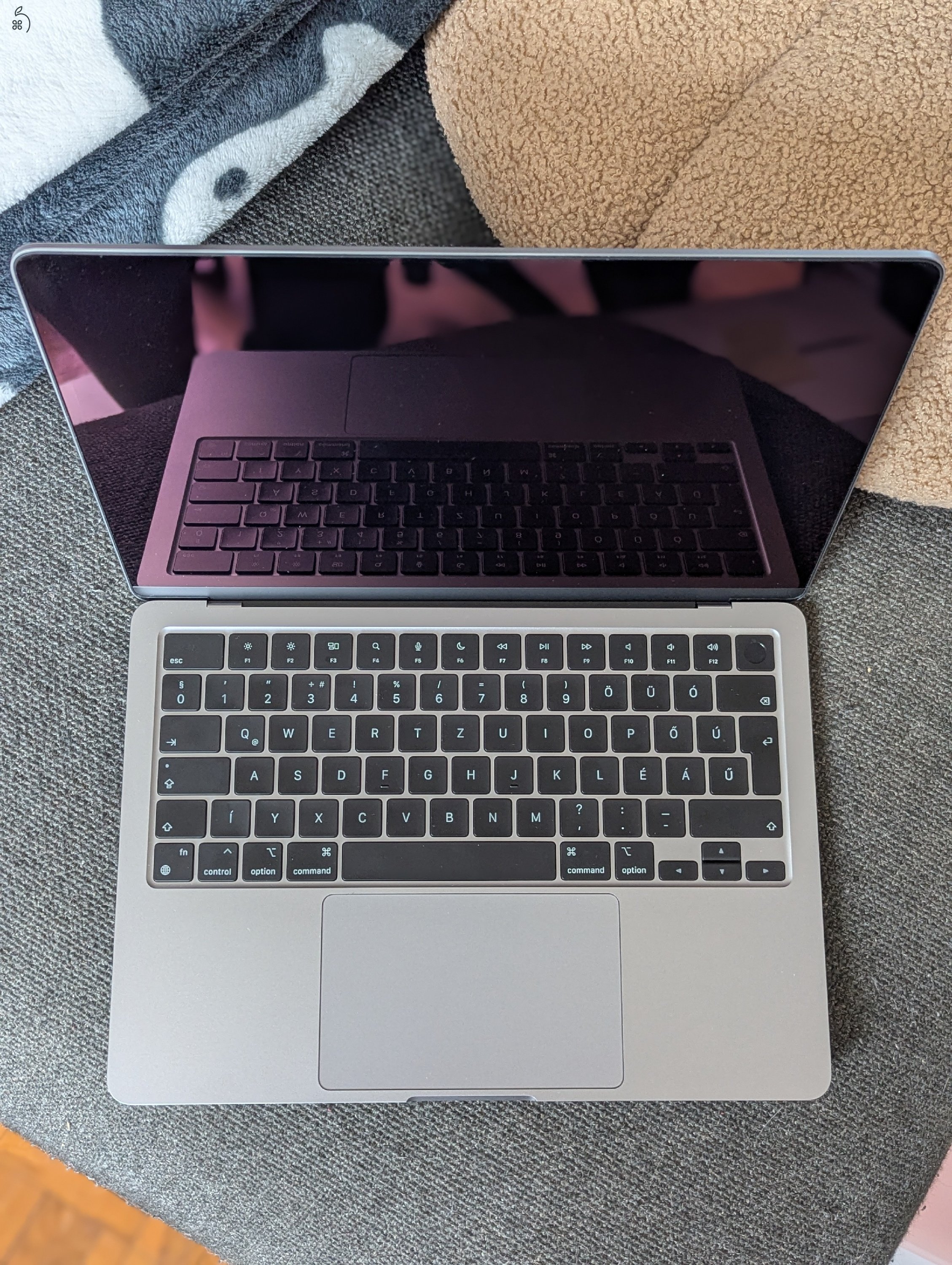 MacBook Air M3 garancia, magyar, minden tartozék