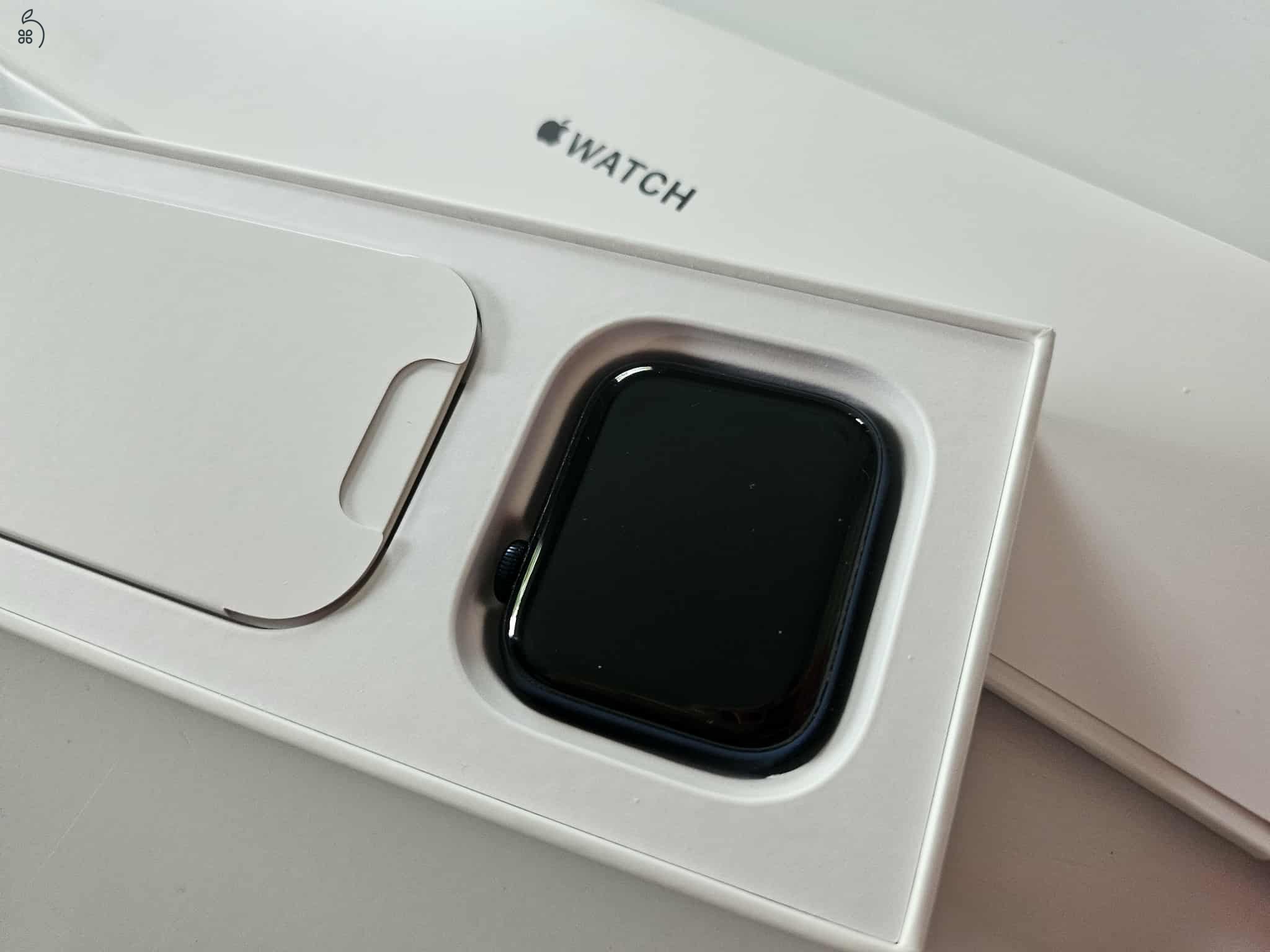 Szép állapotú Watch6, sok kiegészítővel