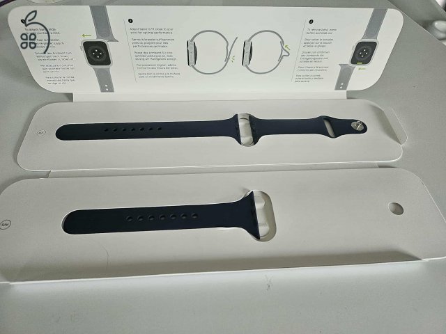 Szép állapotú Watch6, sok kiegészítővel
