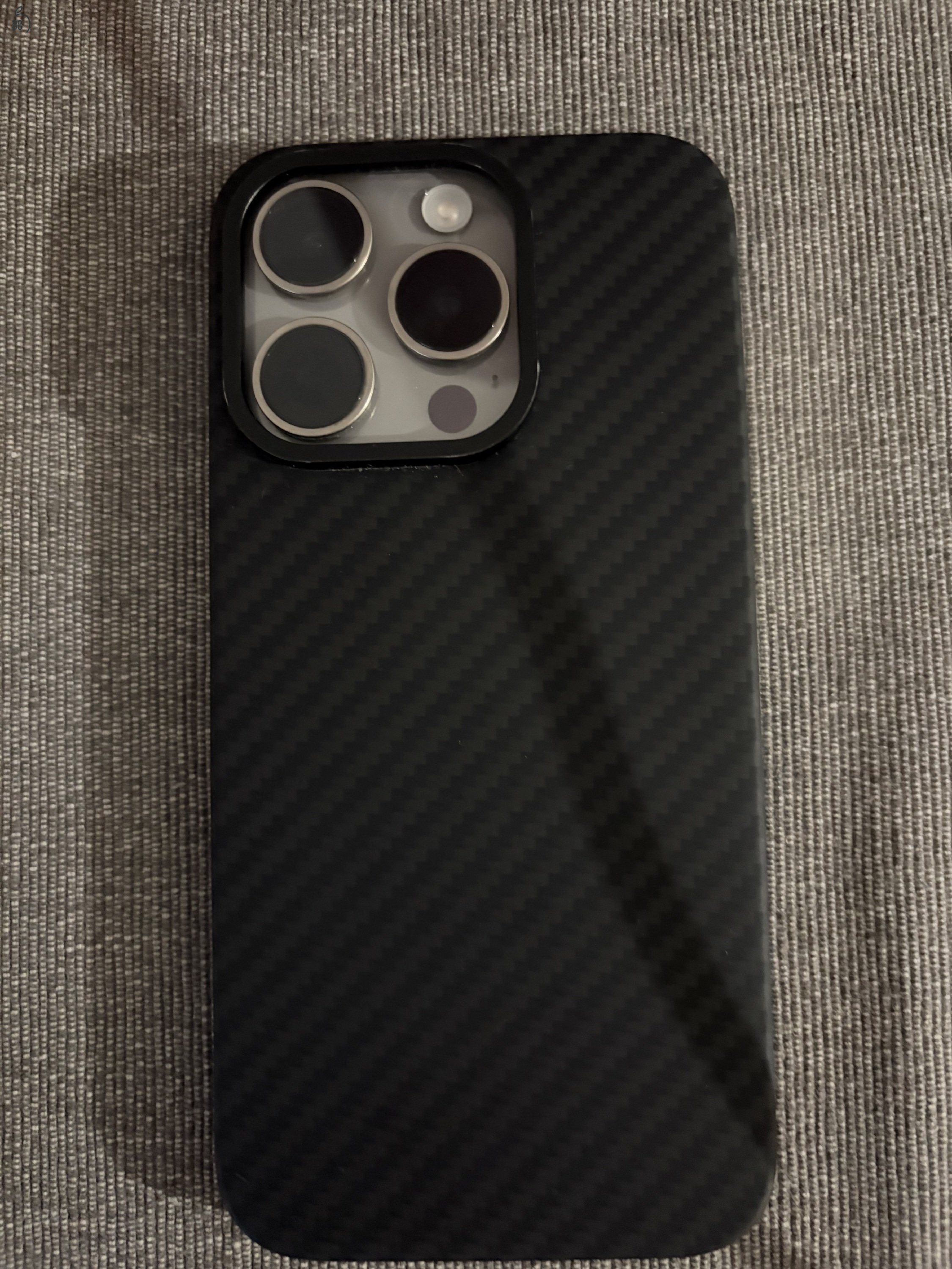 Újszerű iPhone 15PRO 256, 88%akku - Tactical tokkal