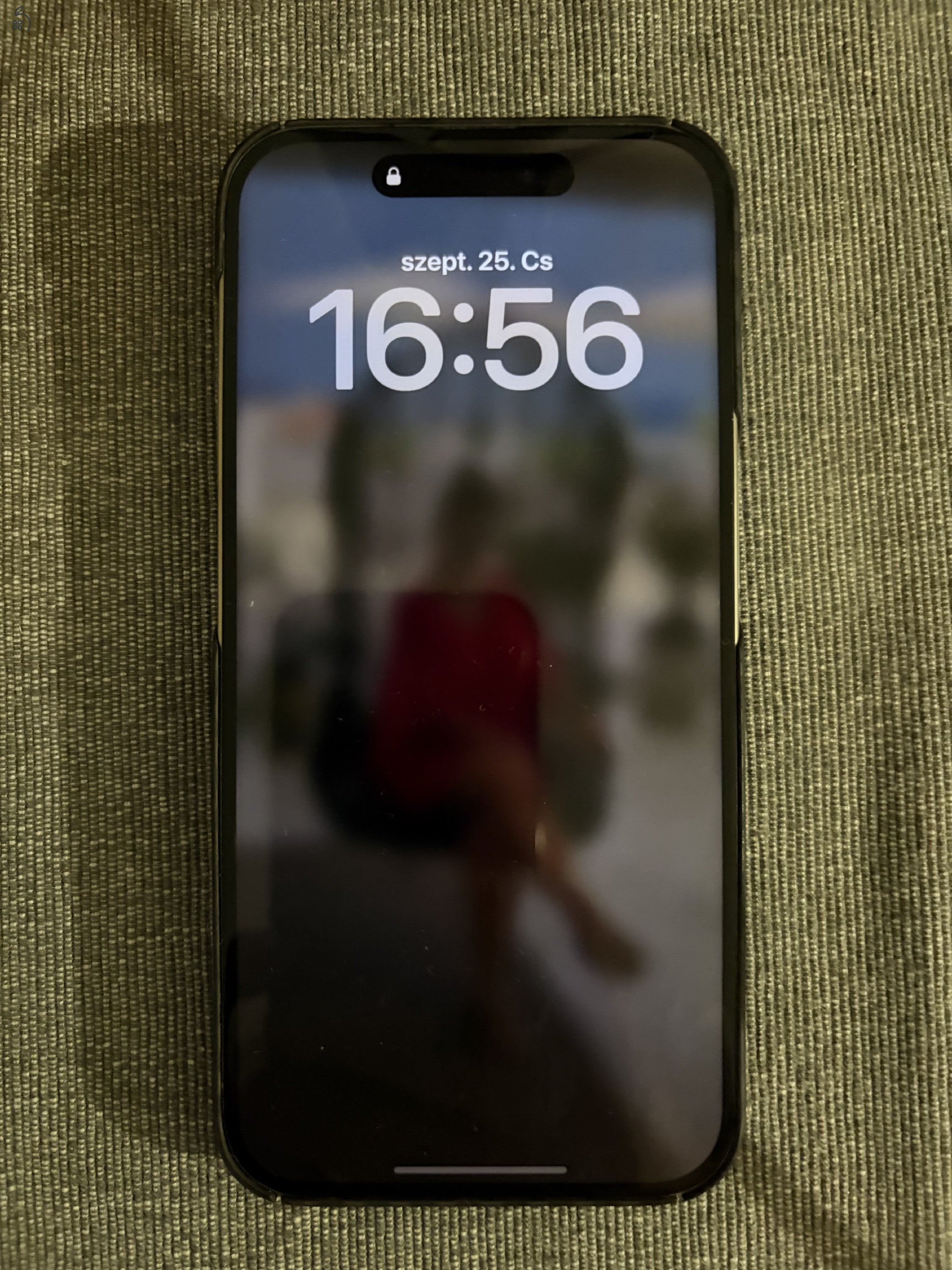 Újszerű iPhone 15PRO 256, 88%akku - Tactical tokkal