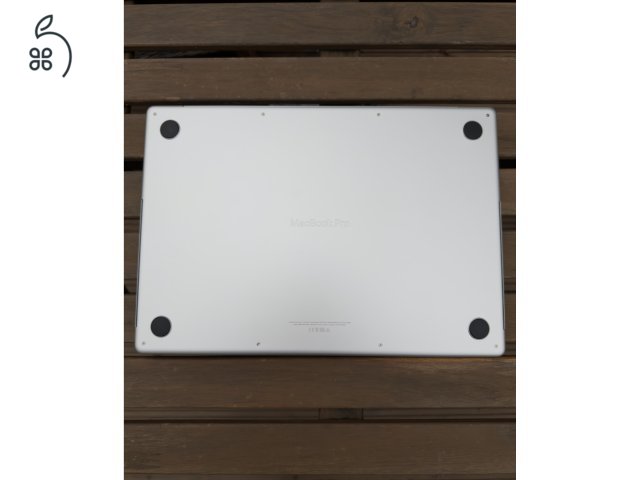 Ezüst Macbook pro M1 max 16”