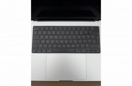 Ezüst Macbook pro M1 max 16”