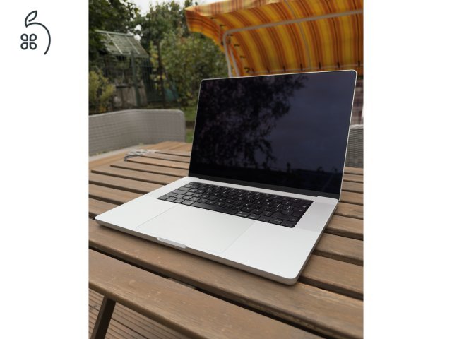 Ezüst Macbook pro M1 max 16”