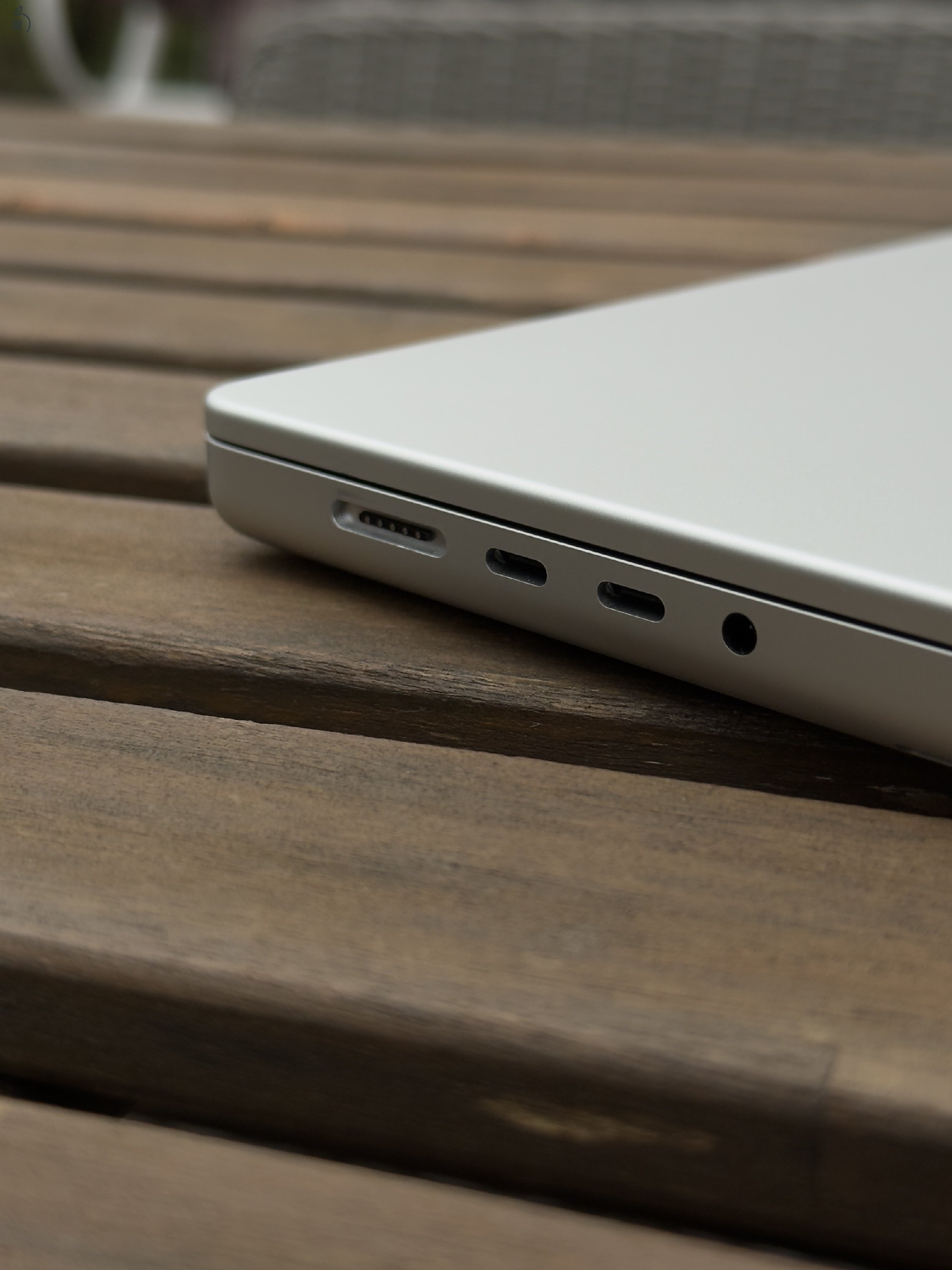 Ezüst Macbook pro M1 max 16”