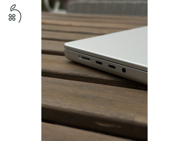 Ezüst Macbook pro M1 max 16”