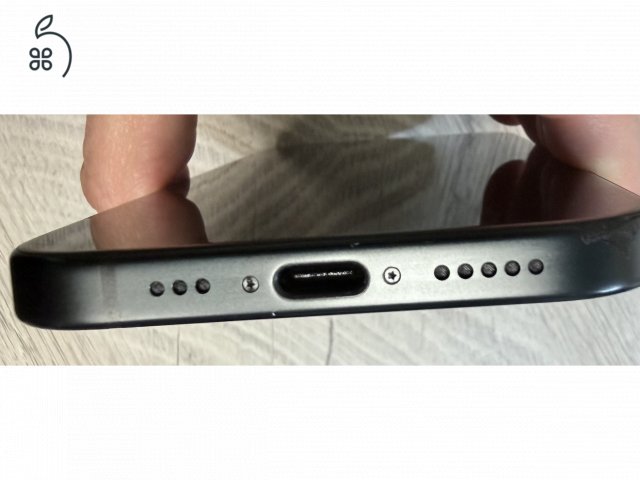 Kártyafüggetlen, hibátlan iPhone 15 128 GB.