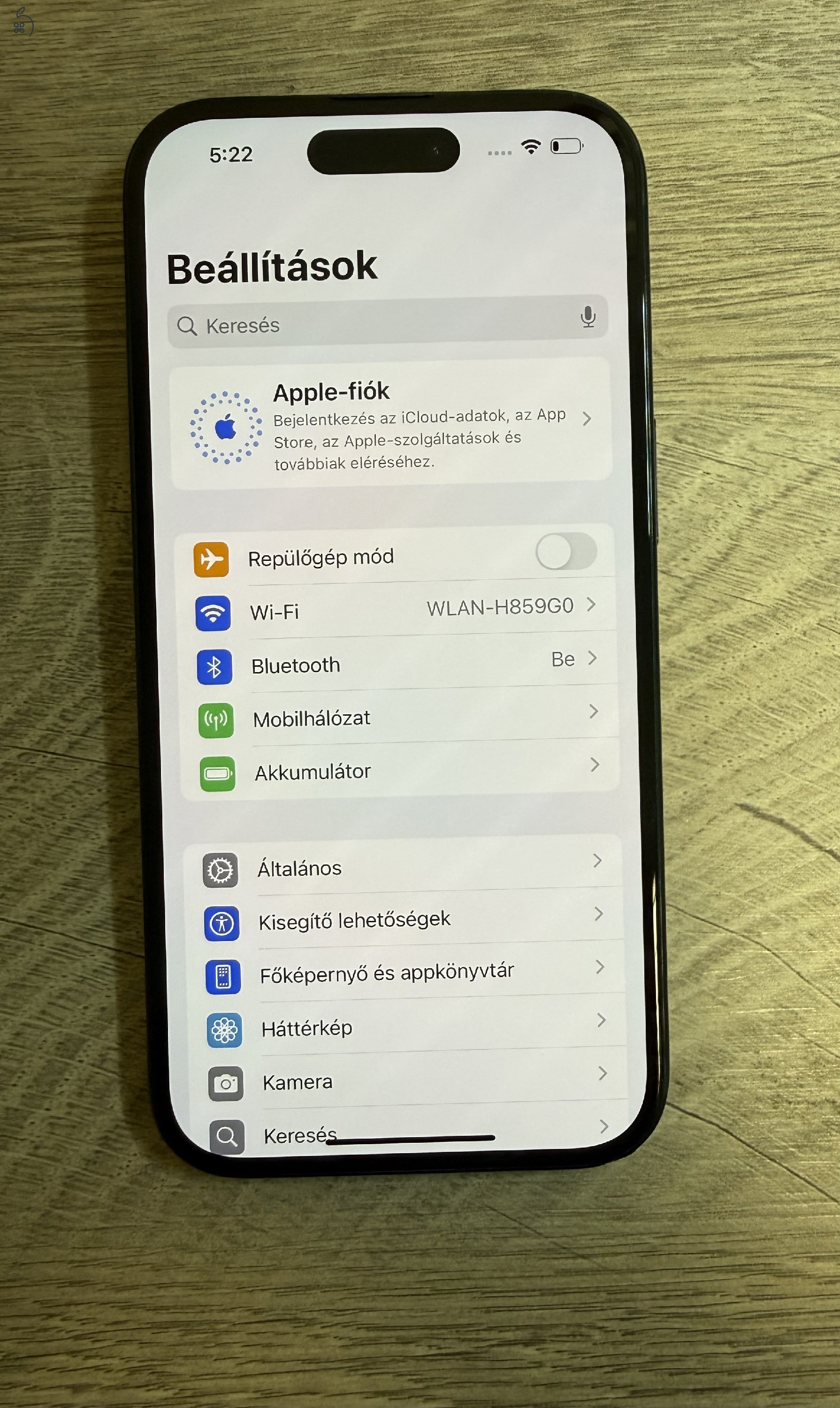Kártyafüggetlen, hibátlan iPhone 15 128 GB.