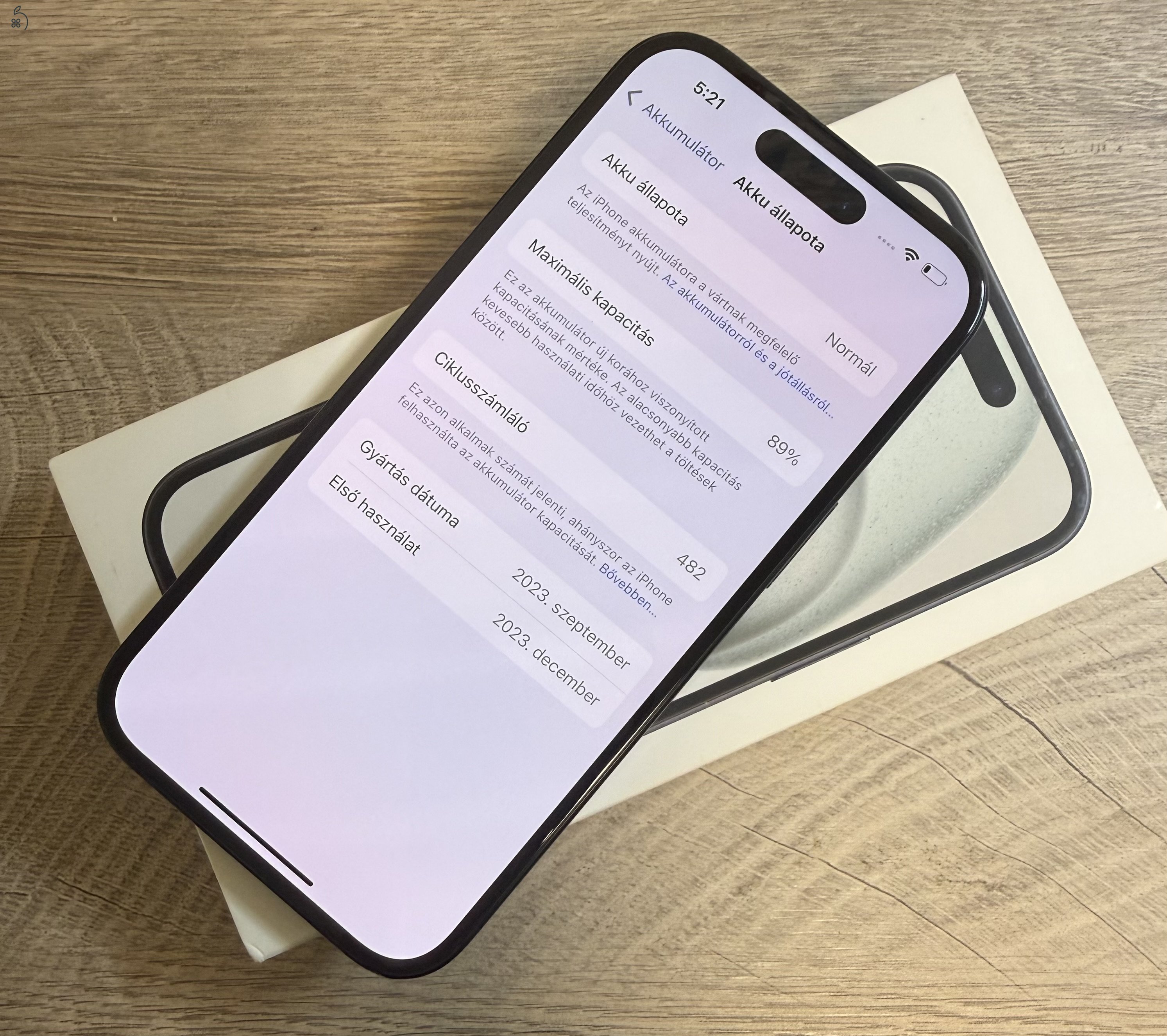 Kártyafüggetlen, hibátlan iPhone 15 128 GB.