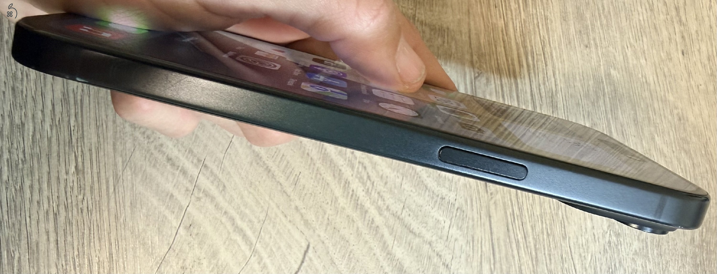 Kártyafüggetlen, hibátlan iPhone 15 128 GB.