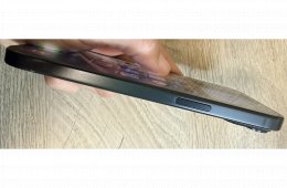 Kártyafüggetlen, hibátlan iPhone 15 128 GB.
