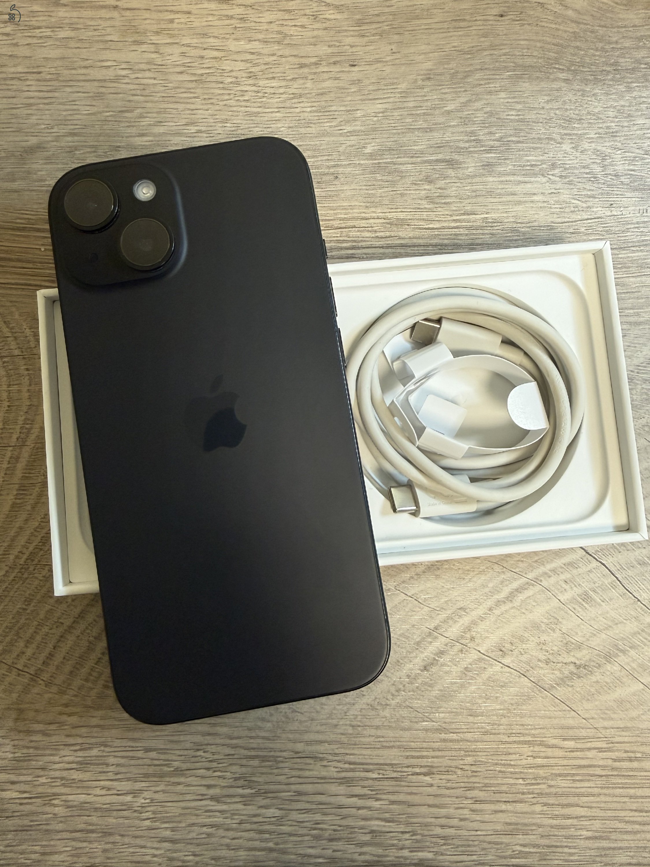 Kártyafüggetlen, hibátlan iPhone 15 128 GB.