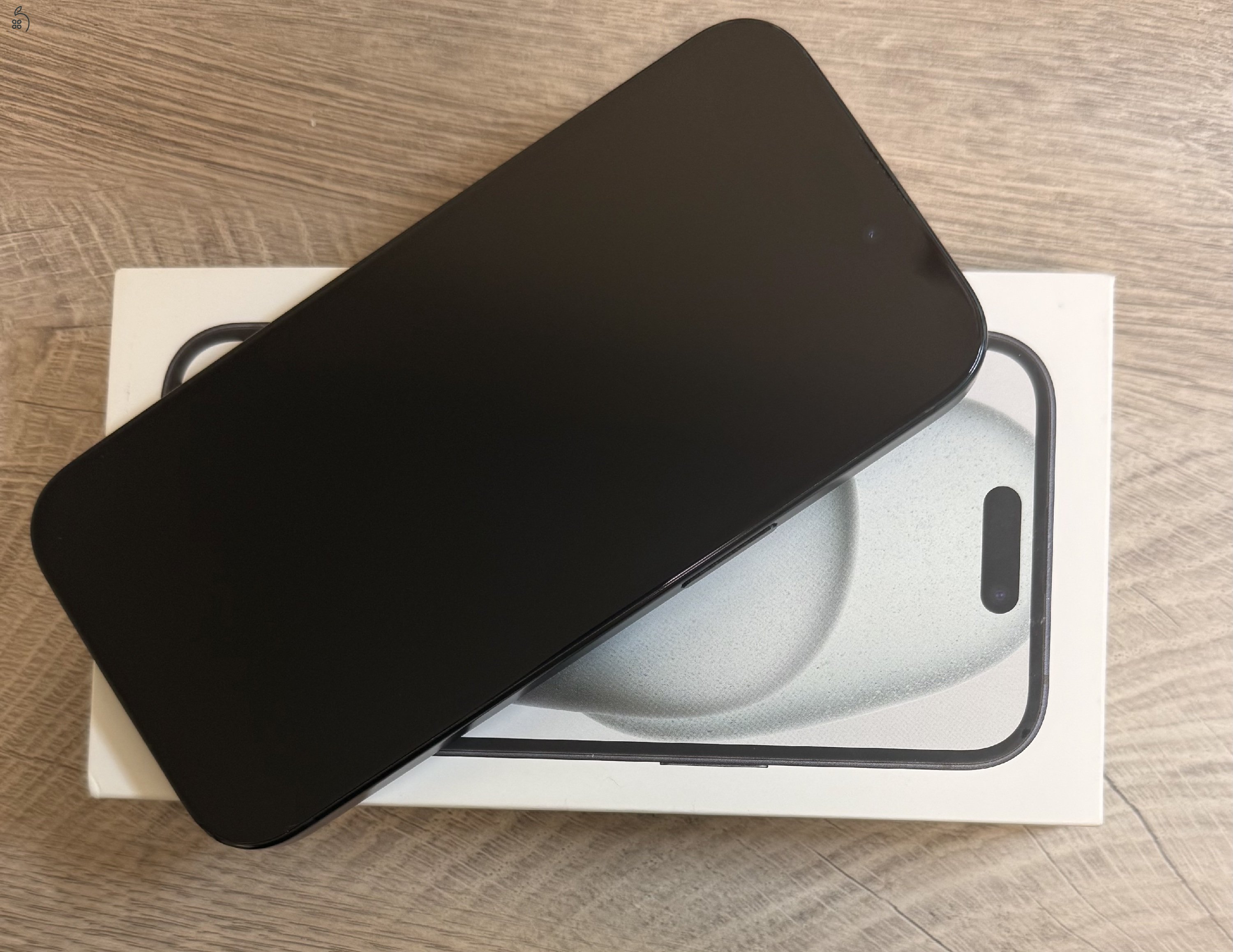 Kártyafüggetlen, hibátlan iPhone 15 128 GB.