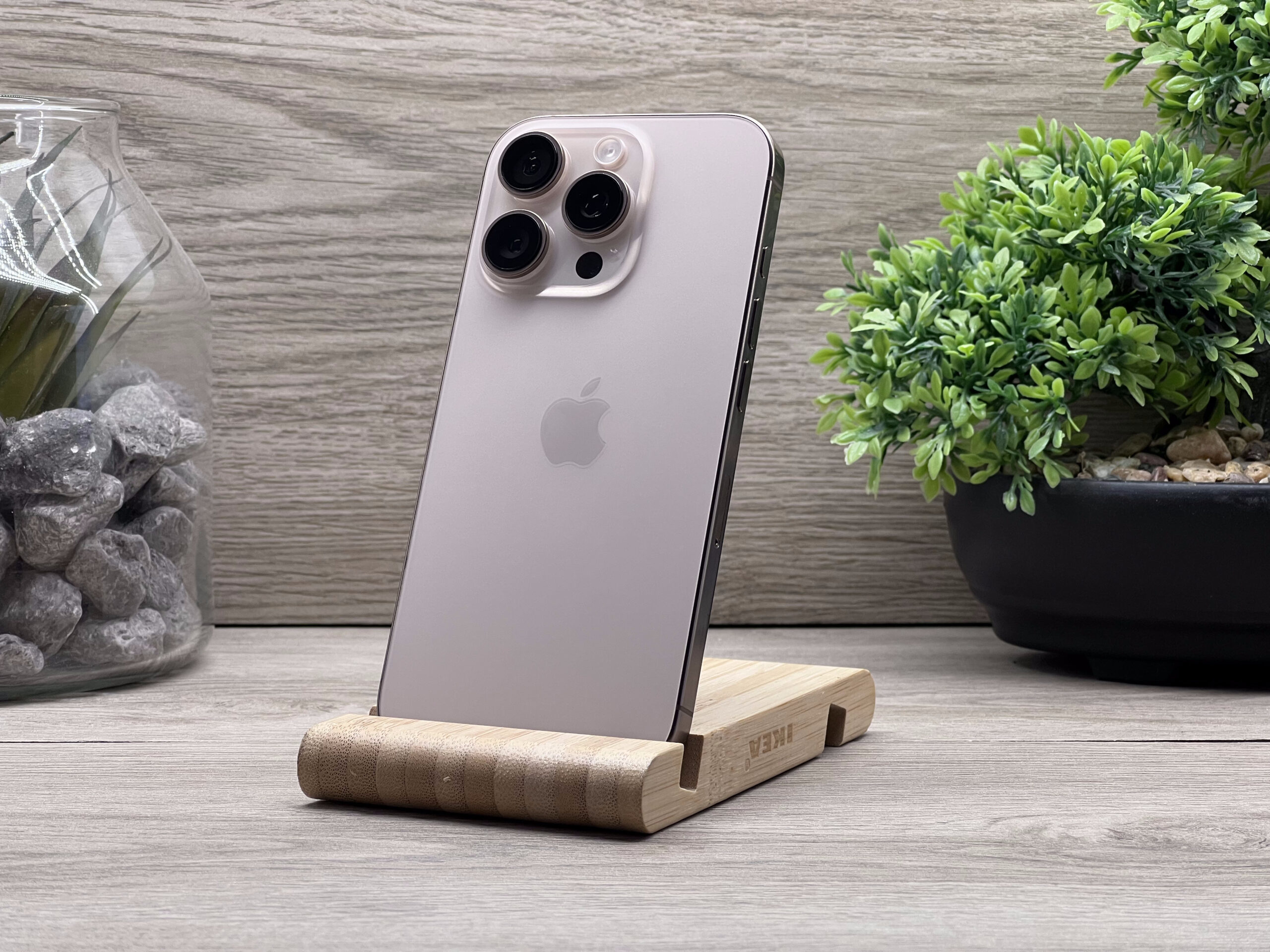 Hibátlan iPhone 16 Pro Desert Titanium 256GB 2 ÉV Garanciával Számlával 100% Akksi