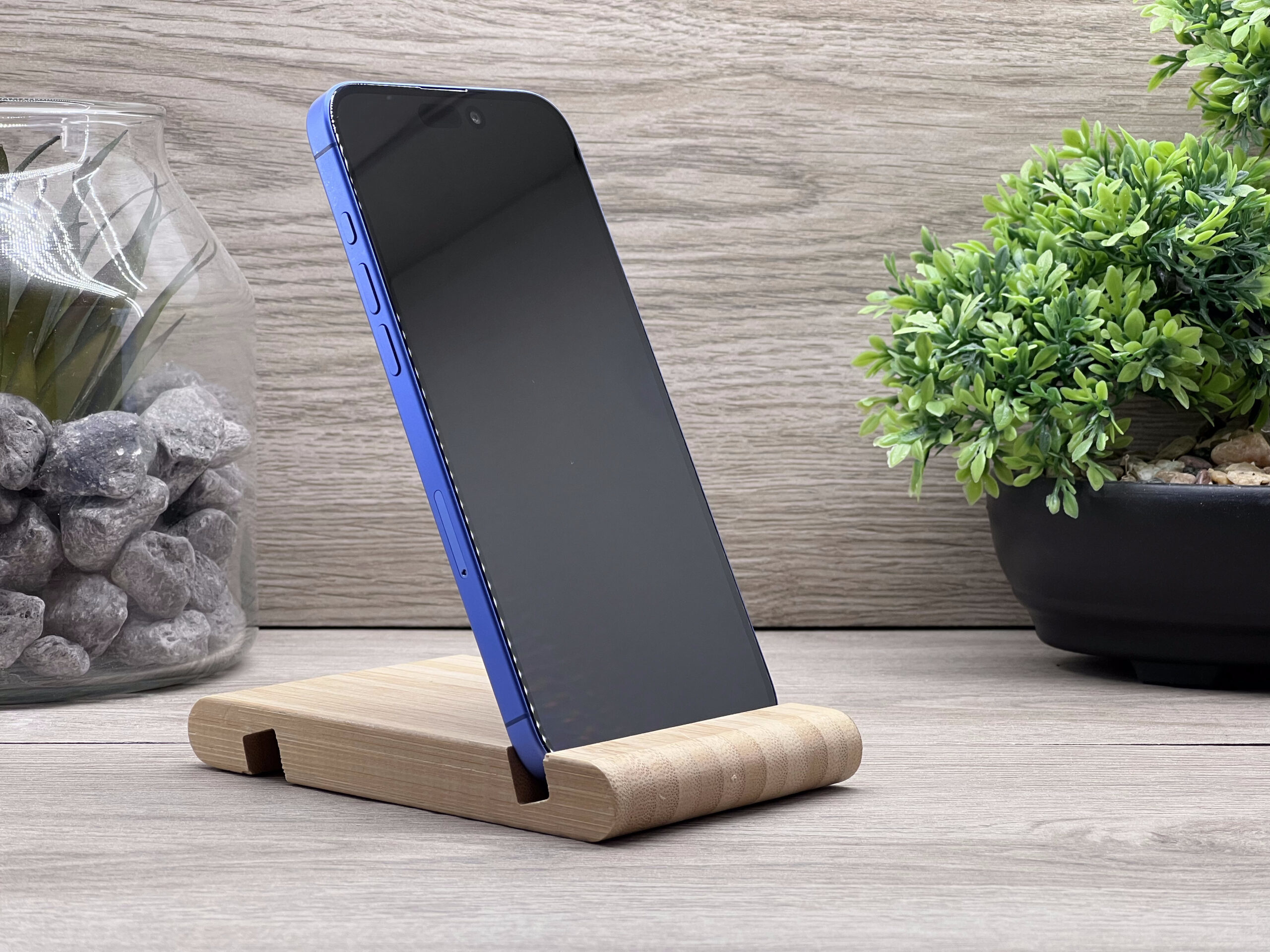 Hibátlan iPhone 16 Plus Ultramarine 128GB 2 ÉV Garanciával Számlával 96% Akksi