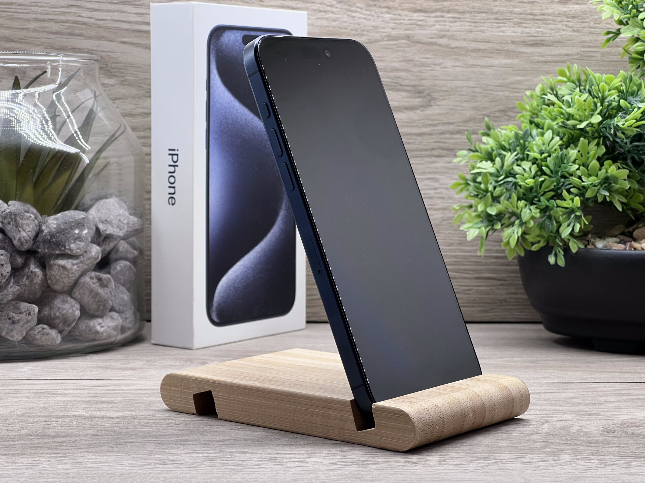 Hibátlan iPhone 15 Pro Max Blue Titanium 512GB 2 ÉV Garanciával Számlával 90 % Akksi