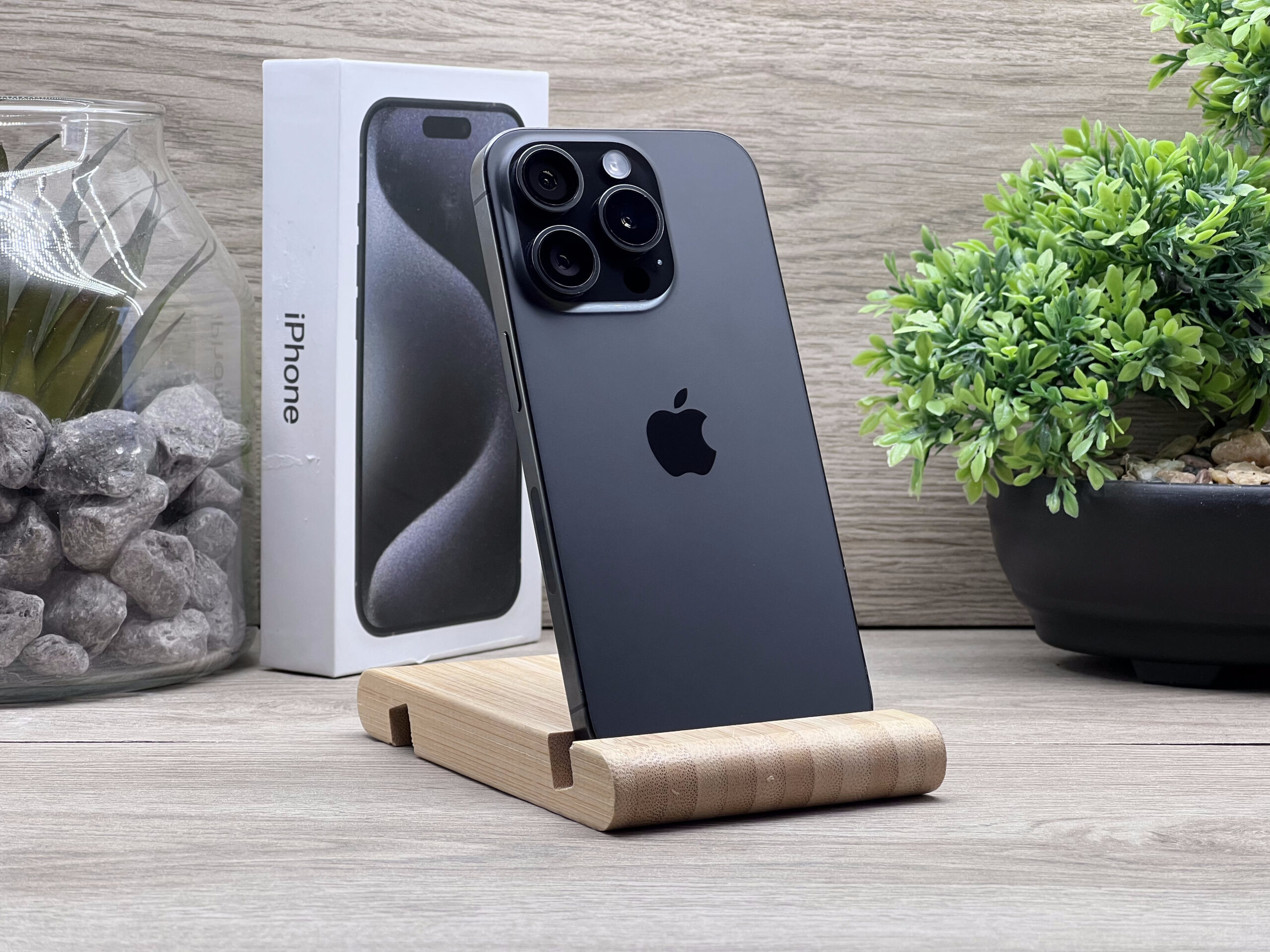 Hibátlan iPhone 15 Pro Black Titanium 128GB E-Sim 2 ÉV Garanciával Számlával 98% Akksi