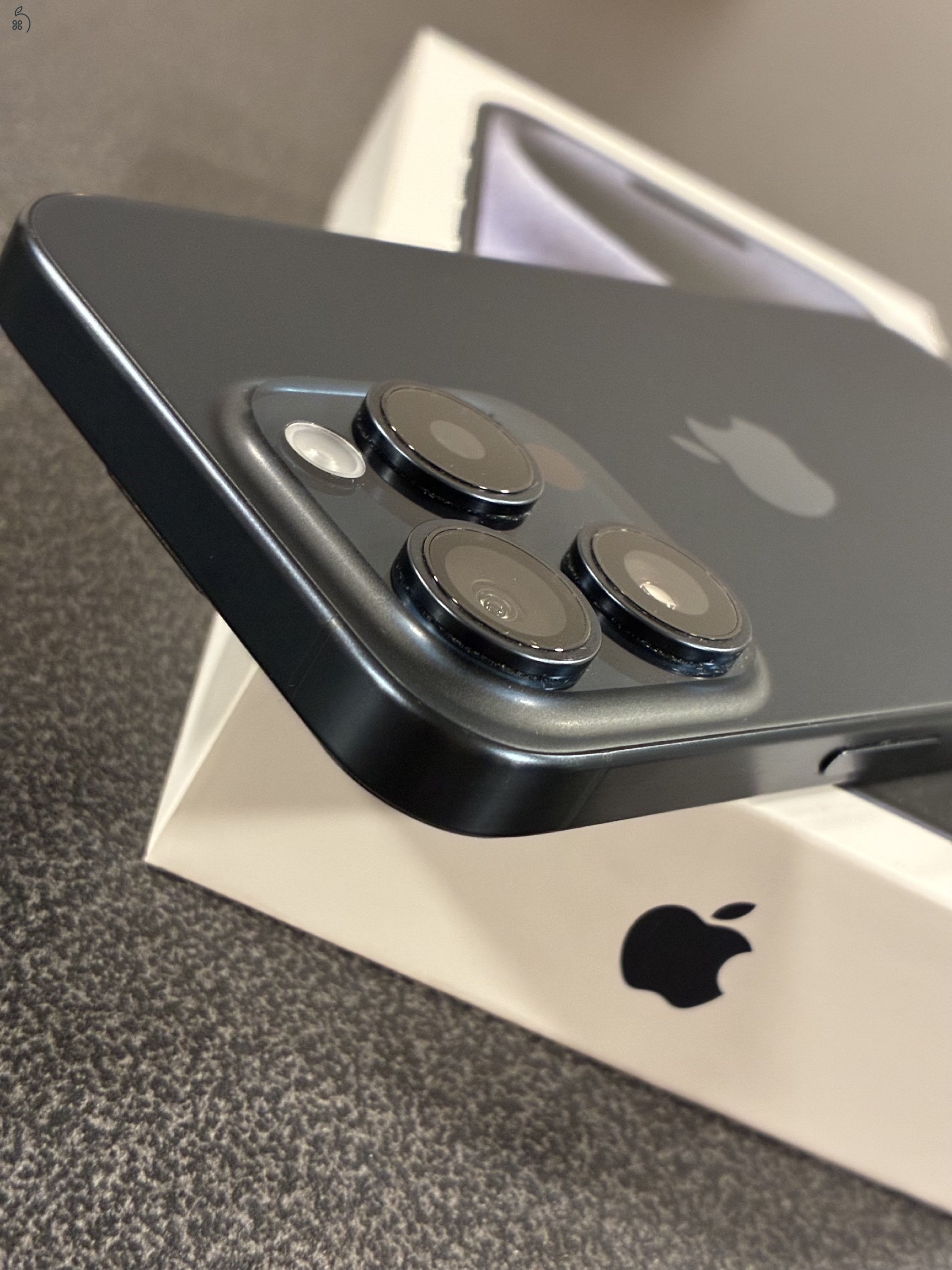 iPhone 15 Pro 128 GB Blue Titanium – Újszerű, hibátlan állapot!