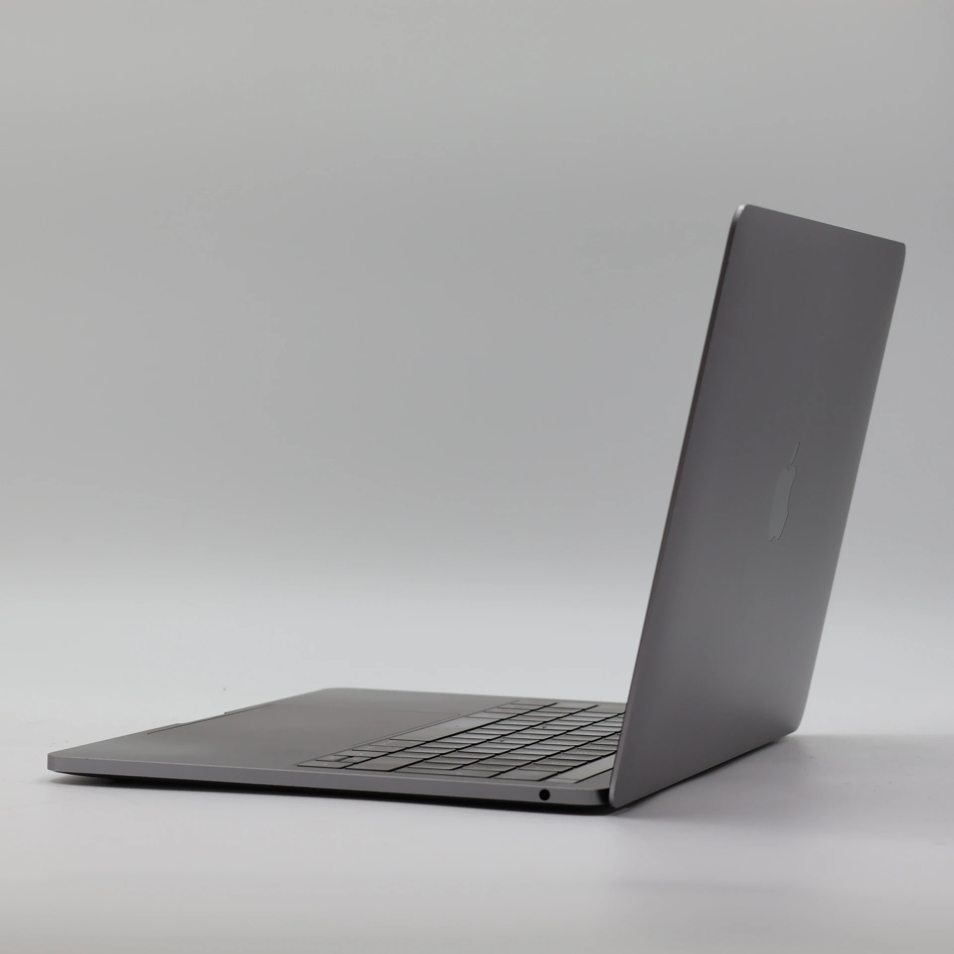 1 év garanciával! Felújított Apple Macbook PRO i5 2019 128 GB Space Gray