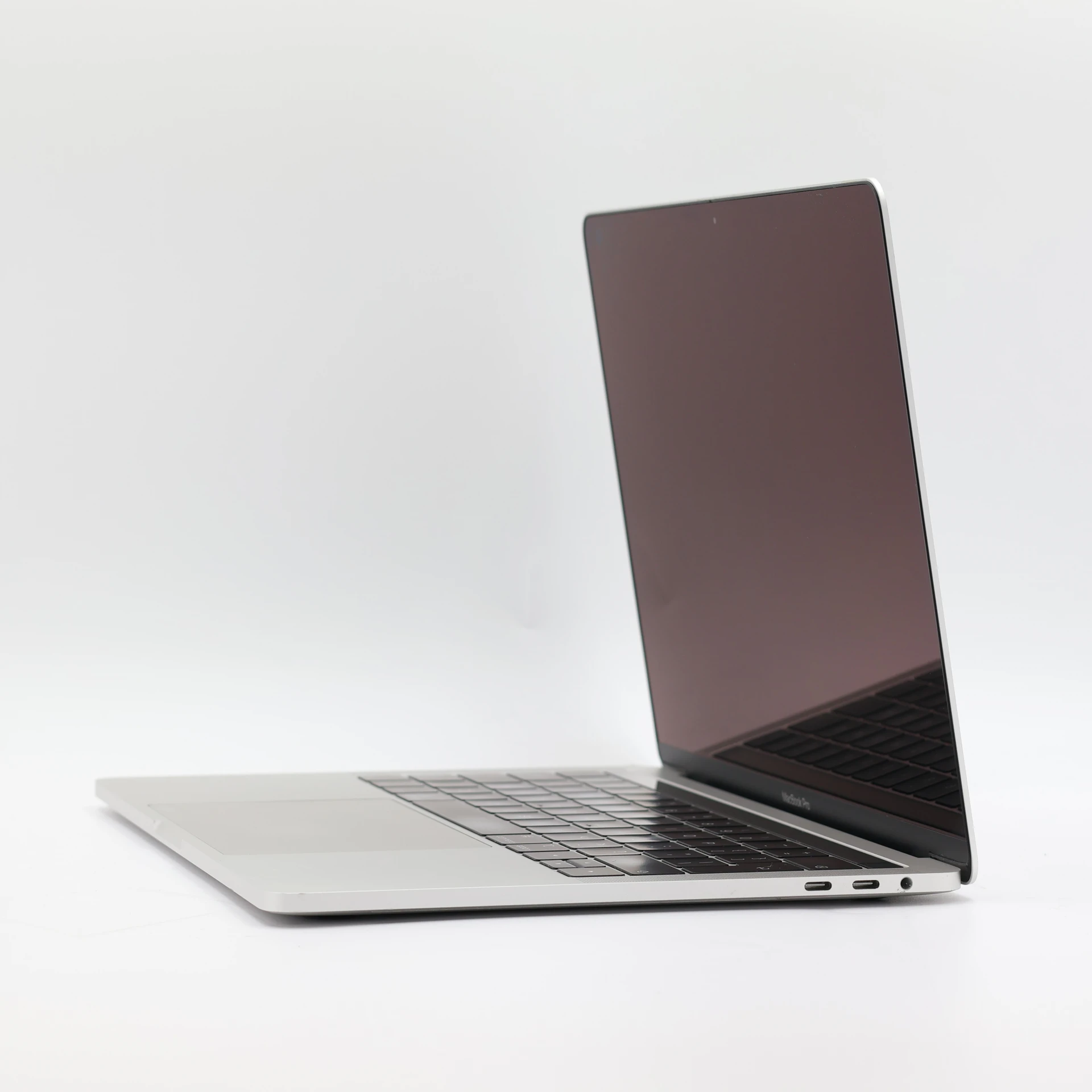 1 év garanciával! Felújított Apple Macbook PRO i7 2019 512 GB Space Gray