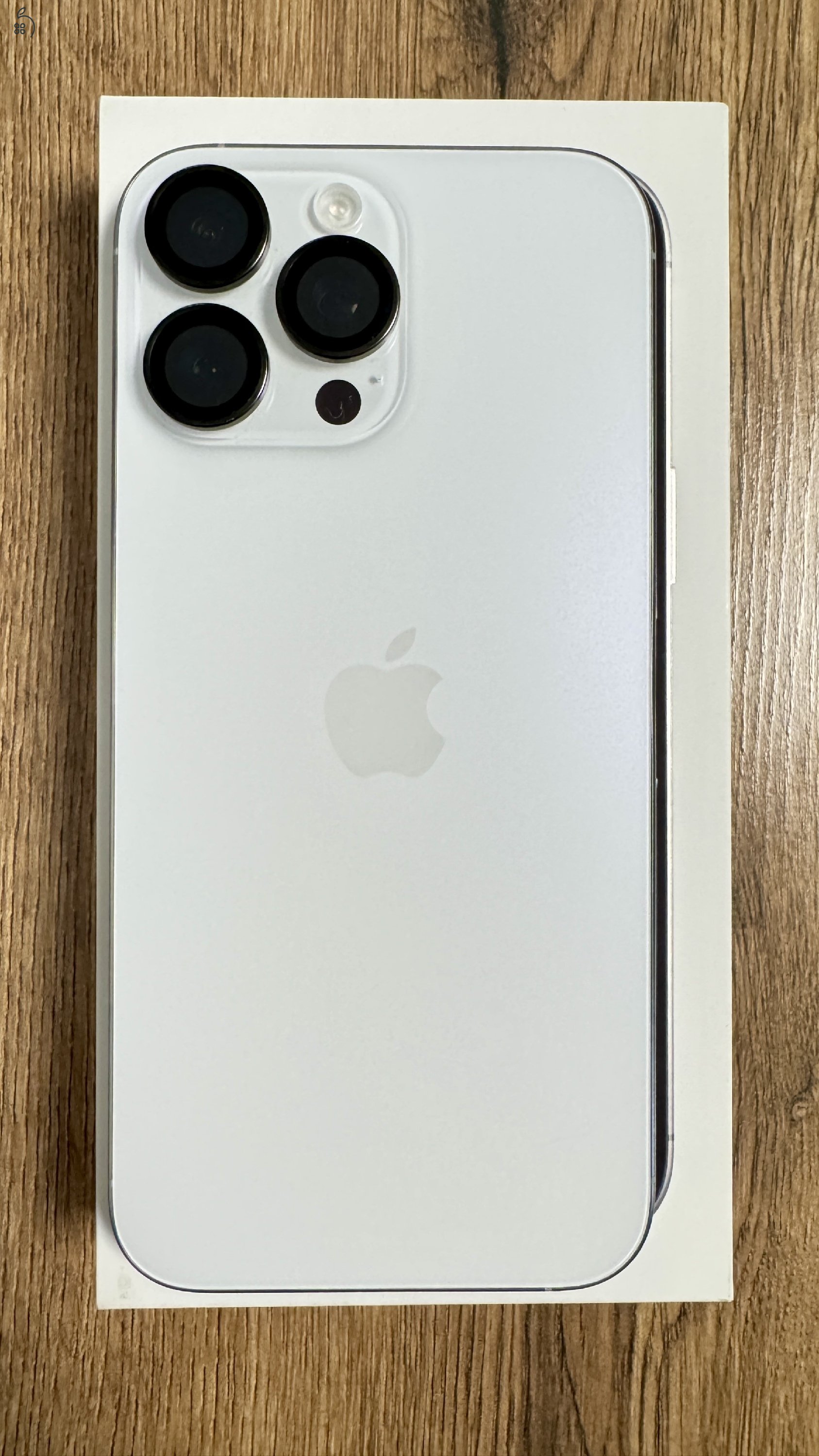 iPhone 16 Pro Max – 512 GB – White Titanium – 100% Akku – Kártyafüggetlen – Hibátlan + 3 MagSafe tok