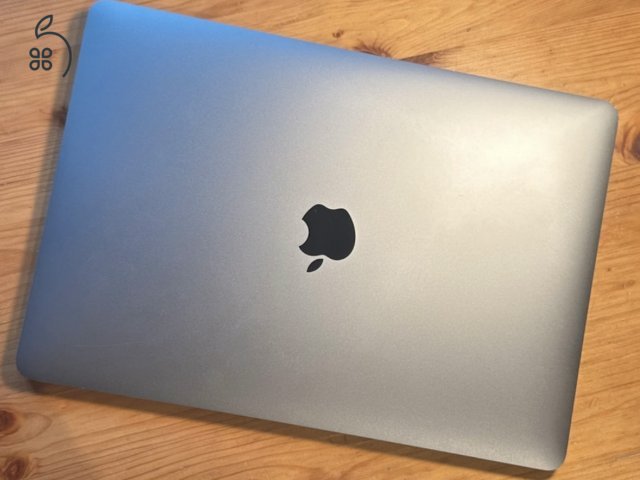 Apple MacBook Air M1 (2020)