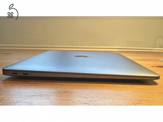 Apple MacBook Air M1 (2020)