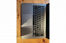 Apple MacBook Air M1 (2020)