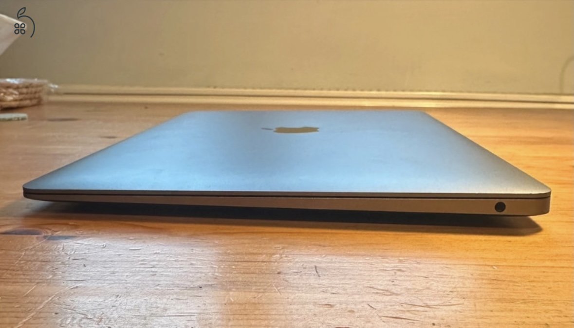 Apple MacBook Air M1 (2020)