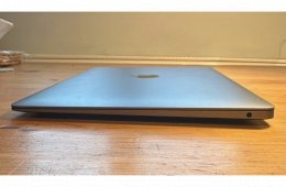 Apple MacBook Air M1 (2020)