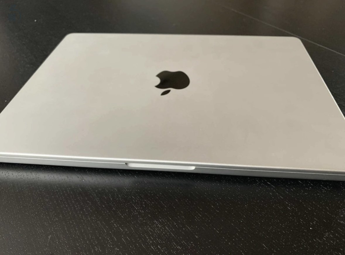 Apple MacBook Pro M1 (2021)
