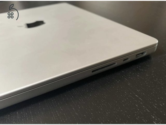 Apple MacBook Pro M1 (2021)