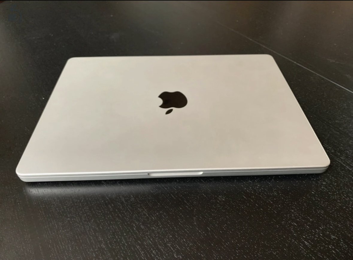 Apple MacBook Pro M1 (2021)