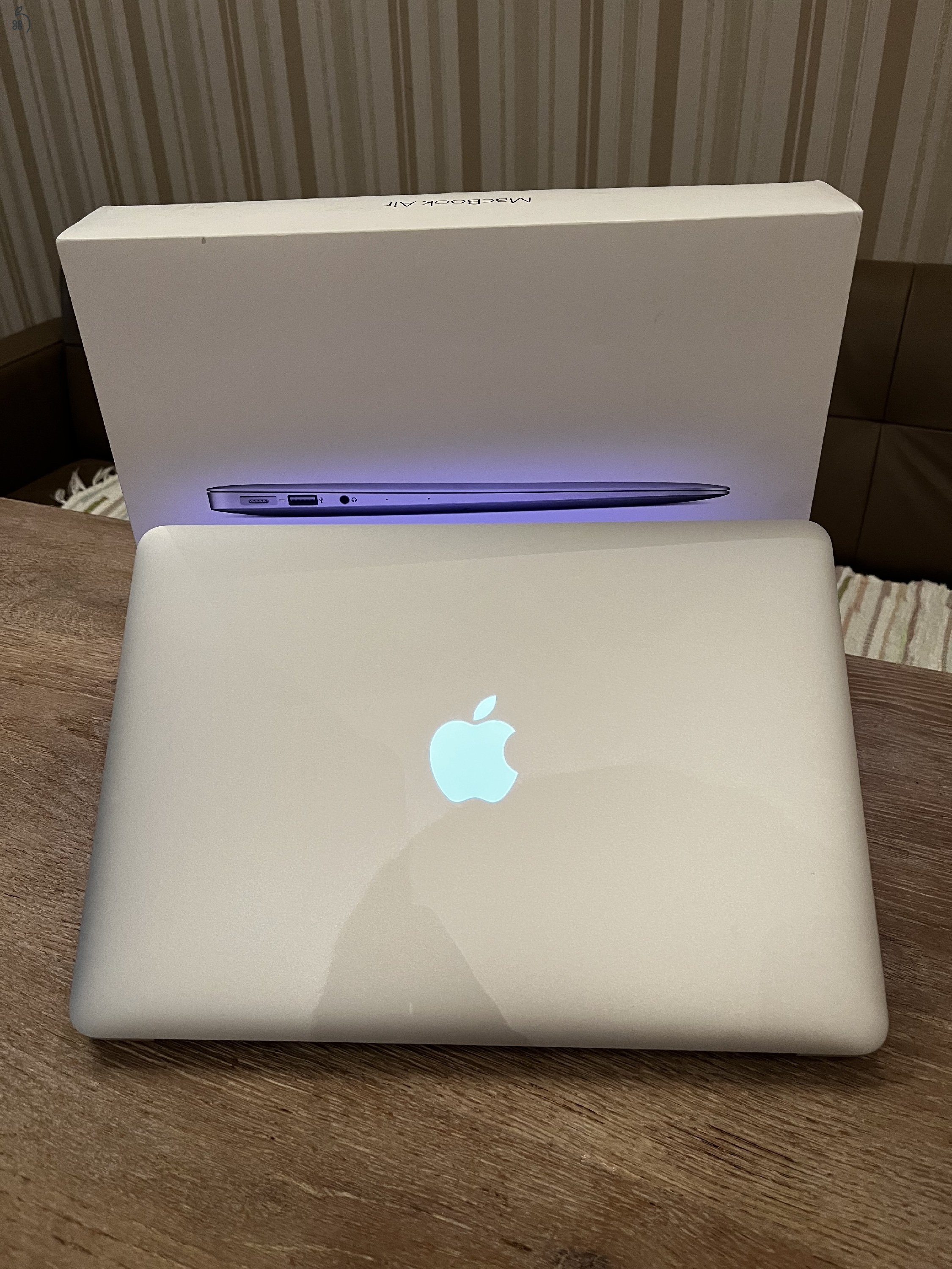 Apple MacBook  90 ciklussal