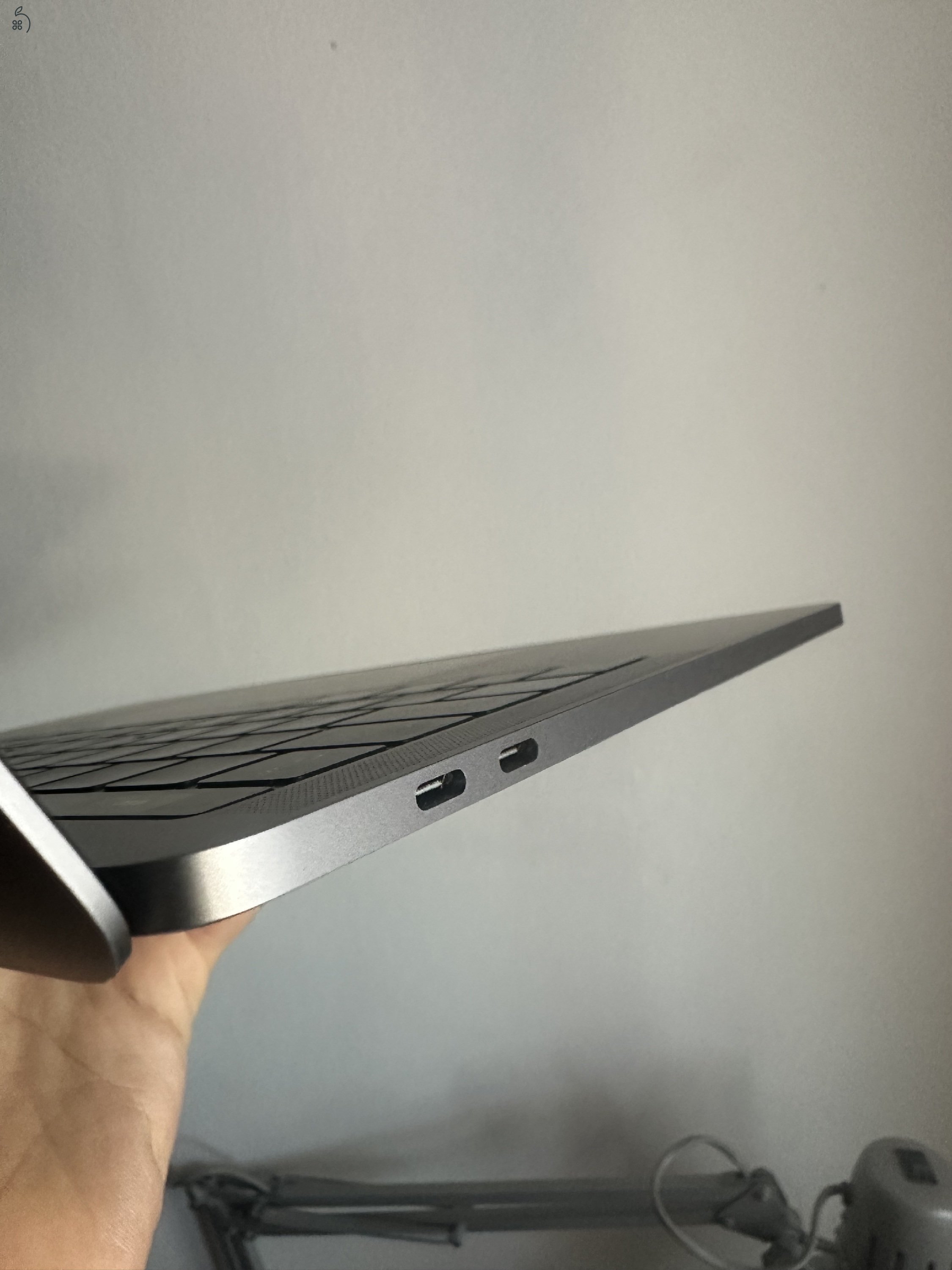 Retina MacBook Pro 13” – 2017, Touch Bar, 256GB SSD, Magyar