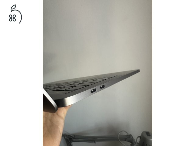 Retina MacBook Pro 13” – 2017, Touch Bar, 256GB SSD, Magyar