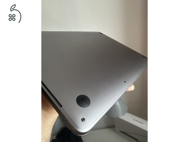 Retina MacBook Pro 13” – 2017, Touch Bar, 256GB SSD, Magyar