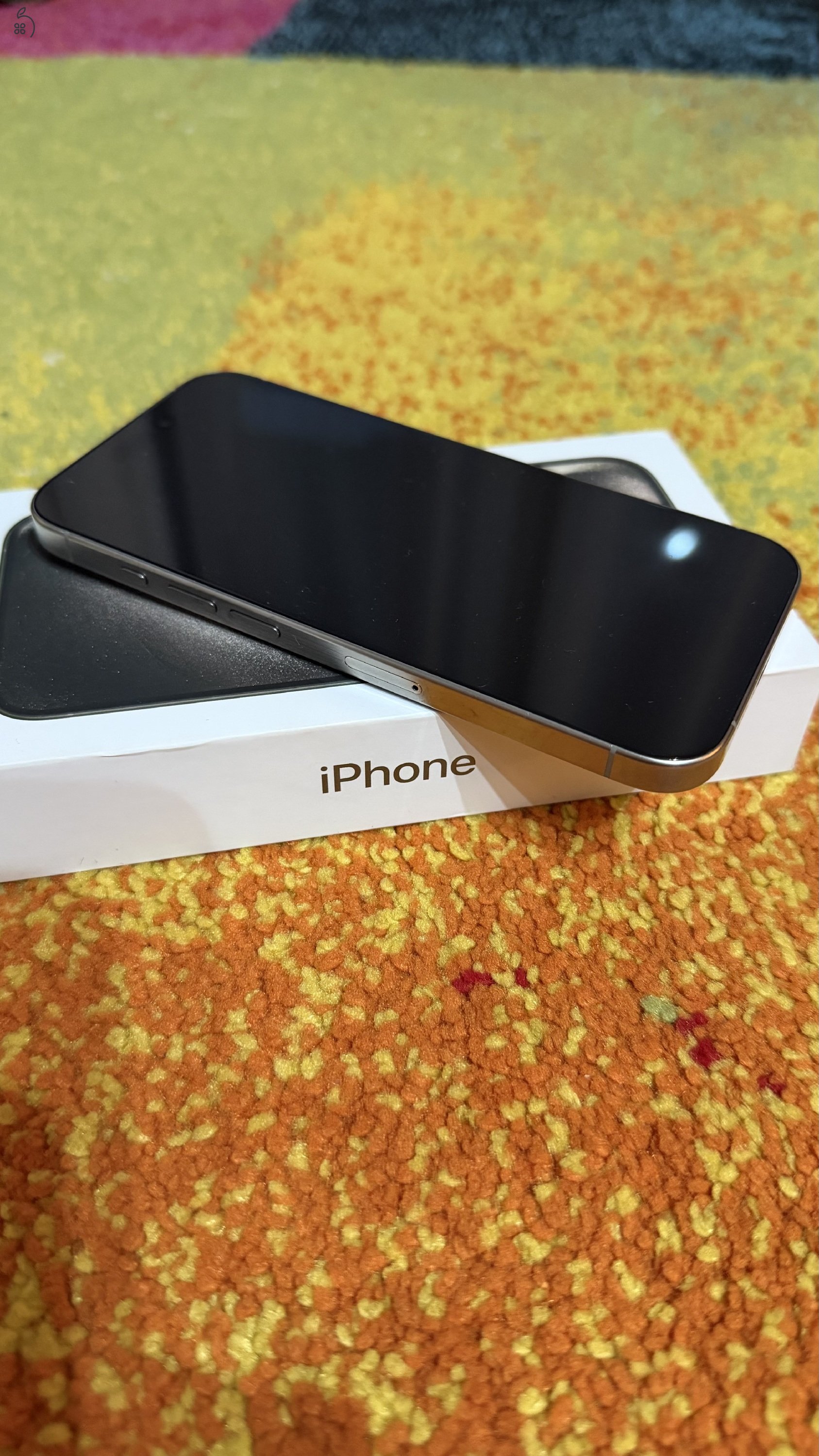 Újszerű gyönyörű Iphone 15pro