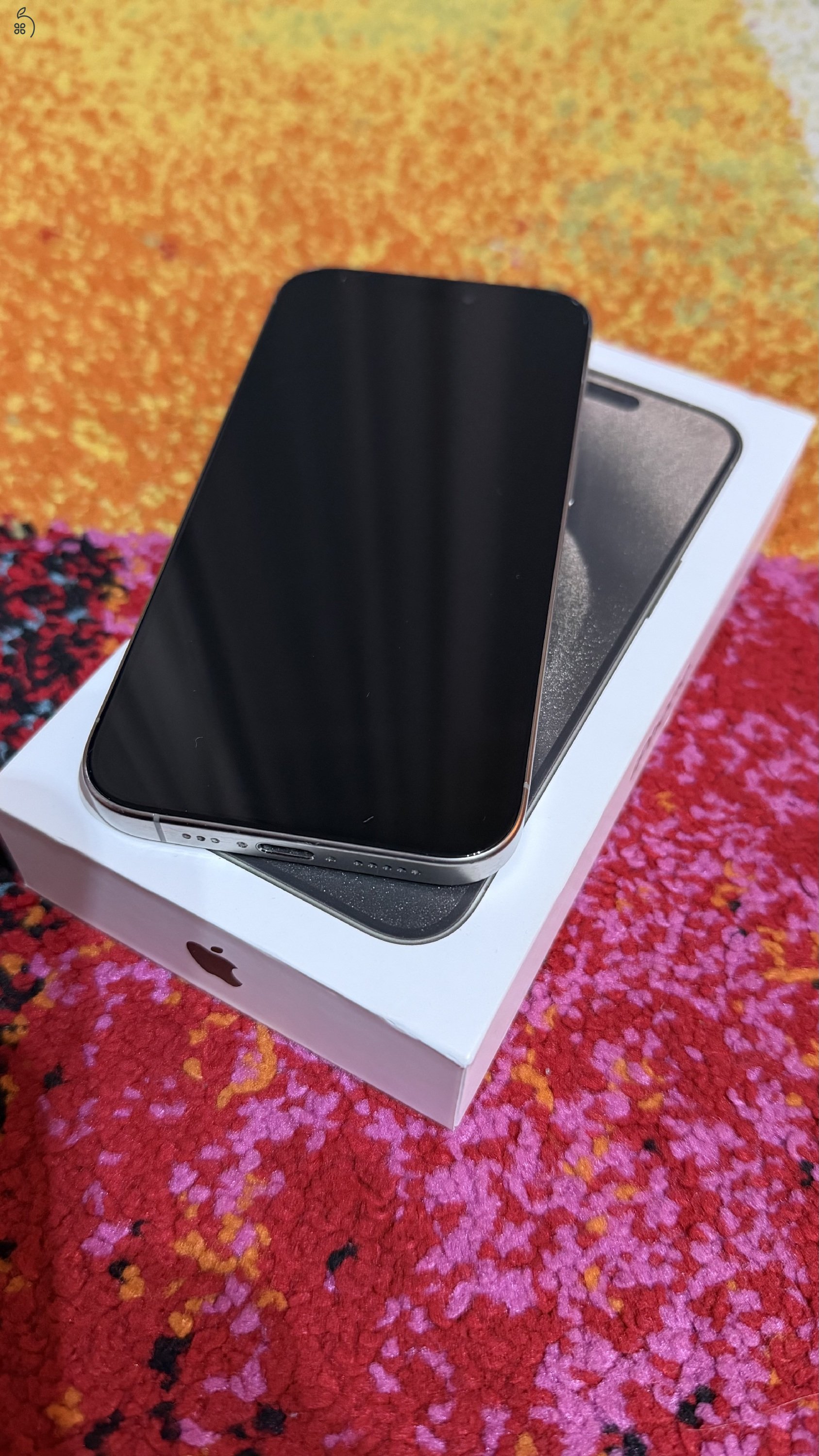Újszerű gyönyörű Iphone 15pro