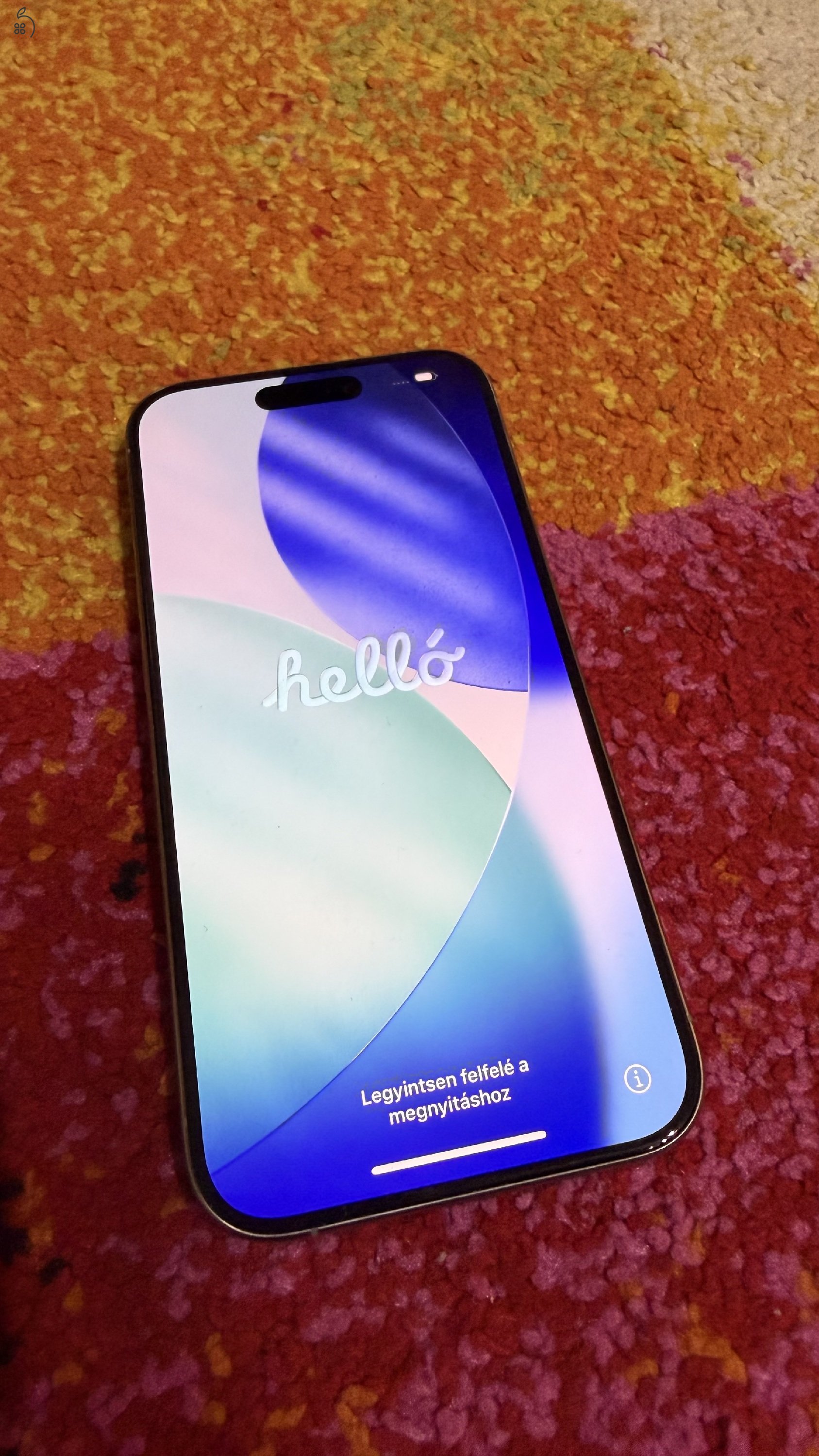 Újszerű gyönyörű Iphone 15pro
