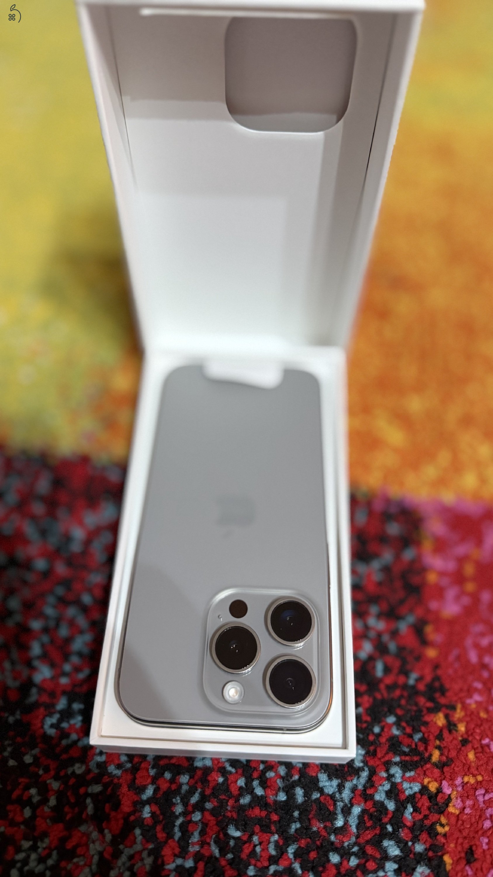 Újszerű gyönyörű Iphone 15pro