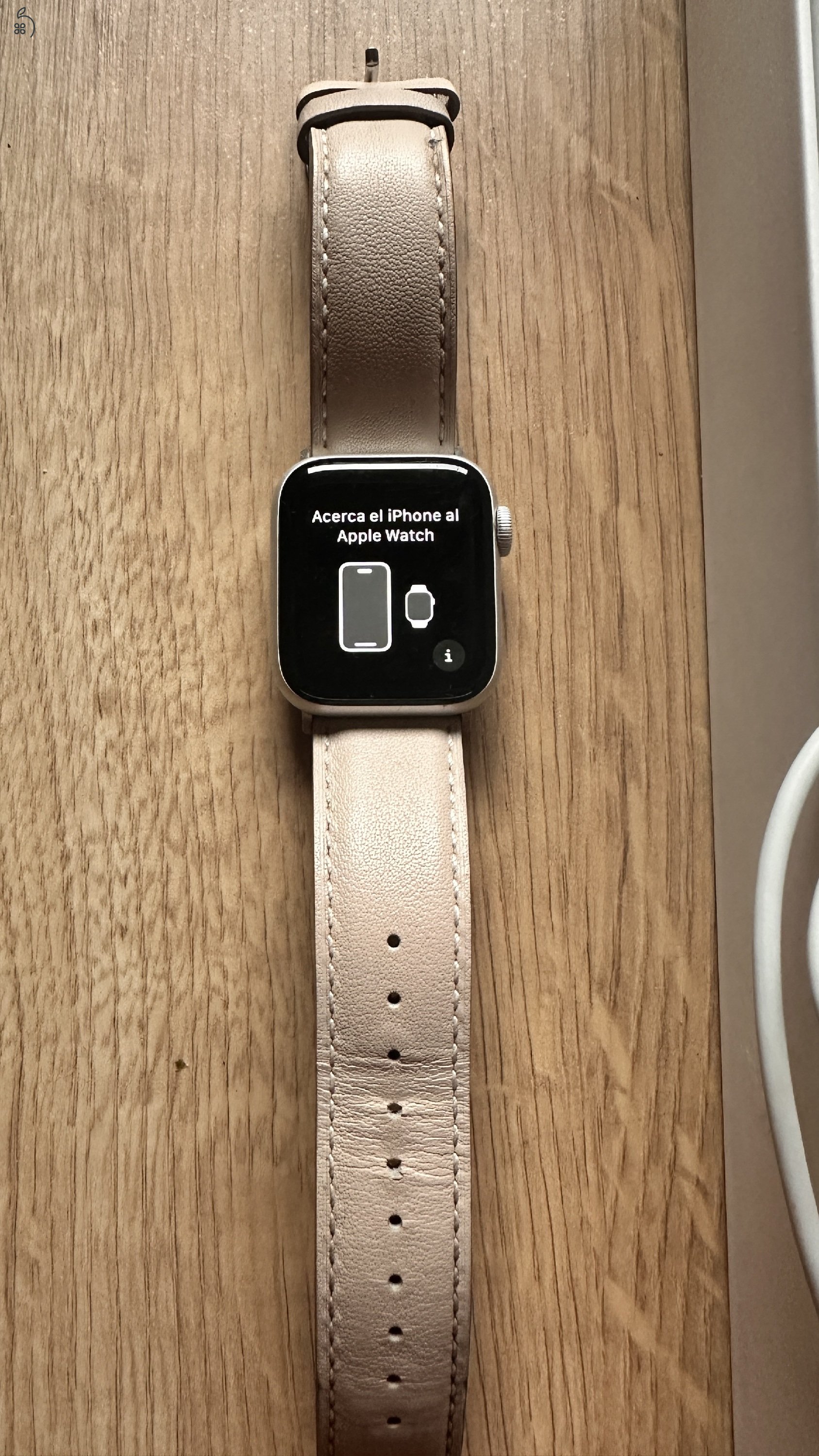 Apple Watch Series 5 (GPS) 40MM szép állapotban