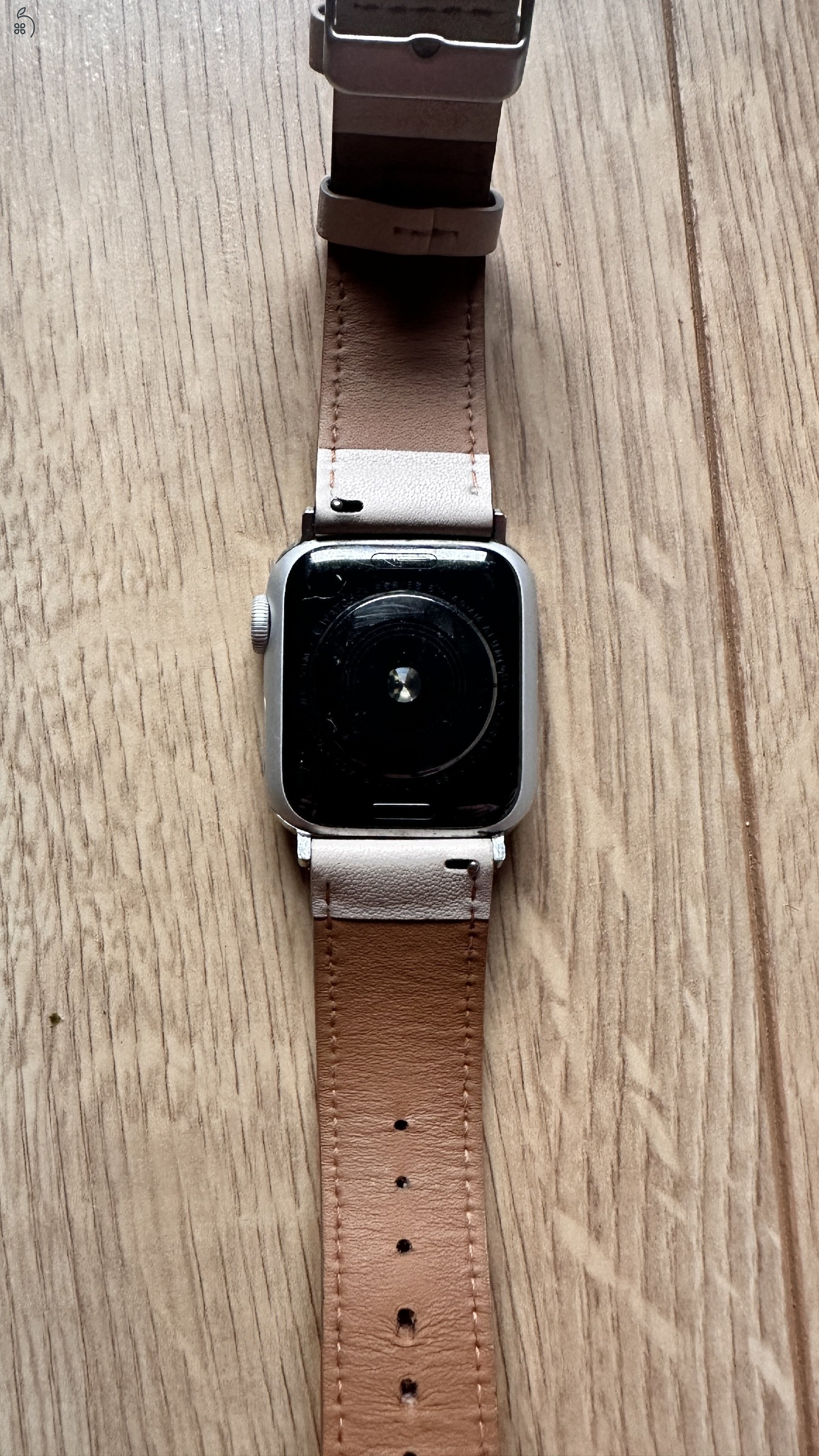 Apple Watch Series 5 (GPS) 40MM szép állapotban