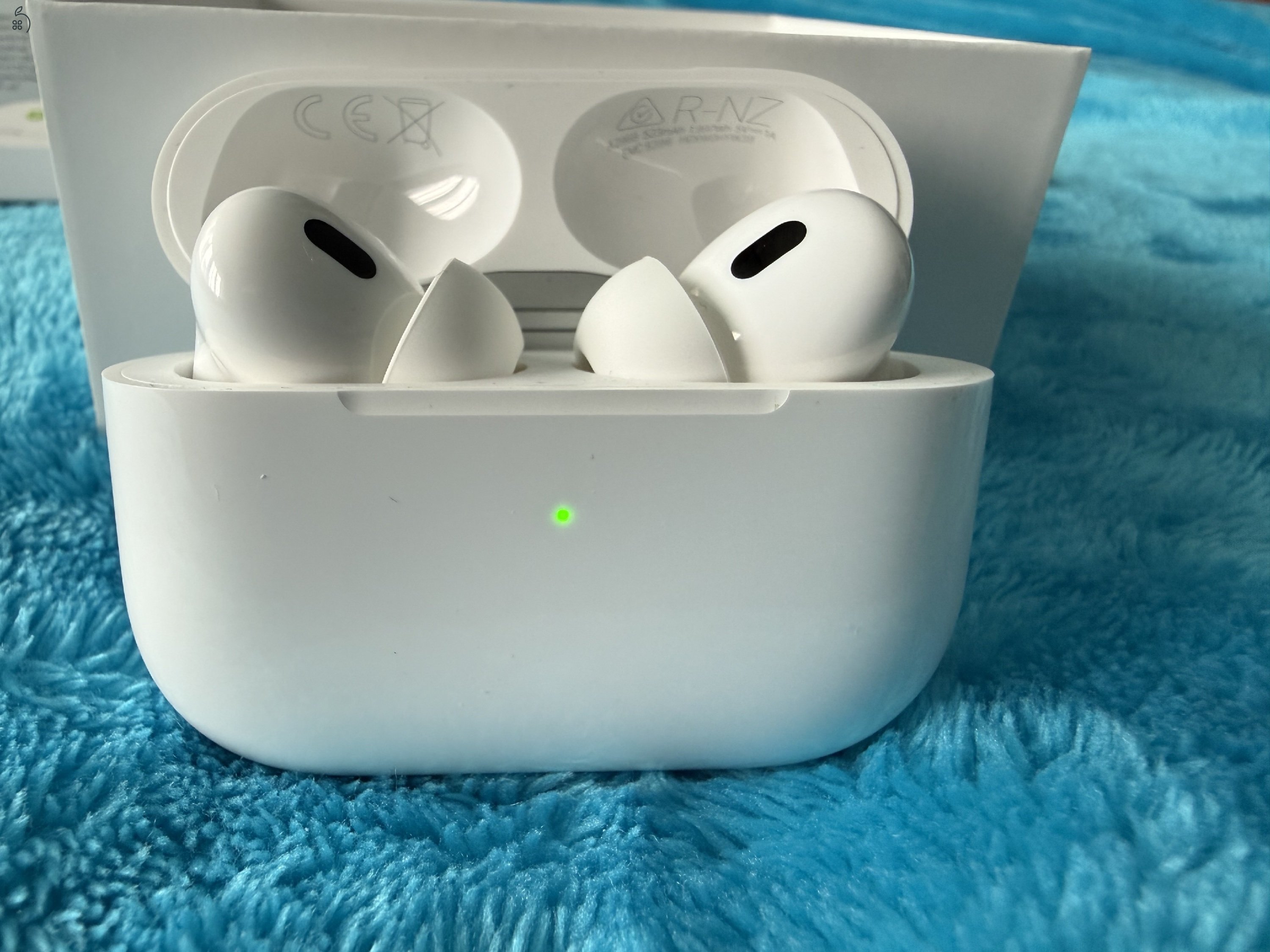 Airpods Pro 2 USB-C, Magsafe minden tartozékával 