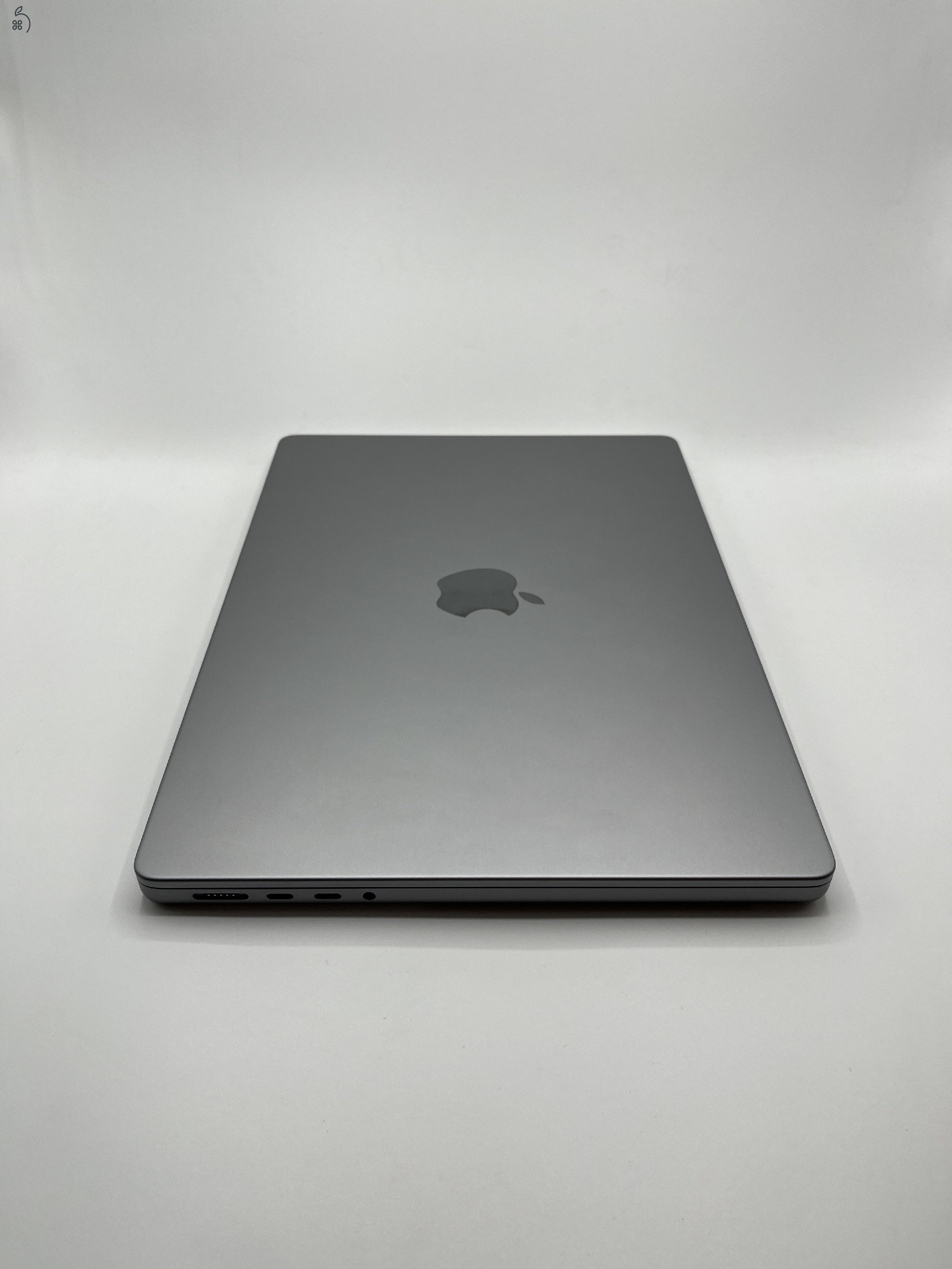  MacBook Pro 14″ 2021, M1 Pro,16 GB RAM, 14 core GPU, 512 GB SSD,  27% Áfás