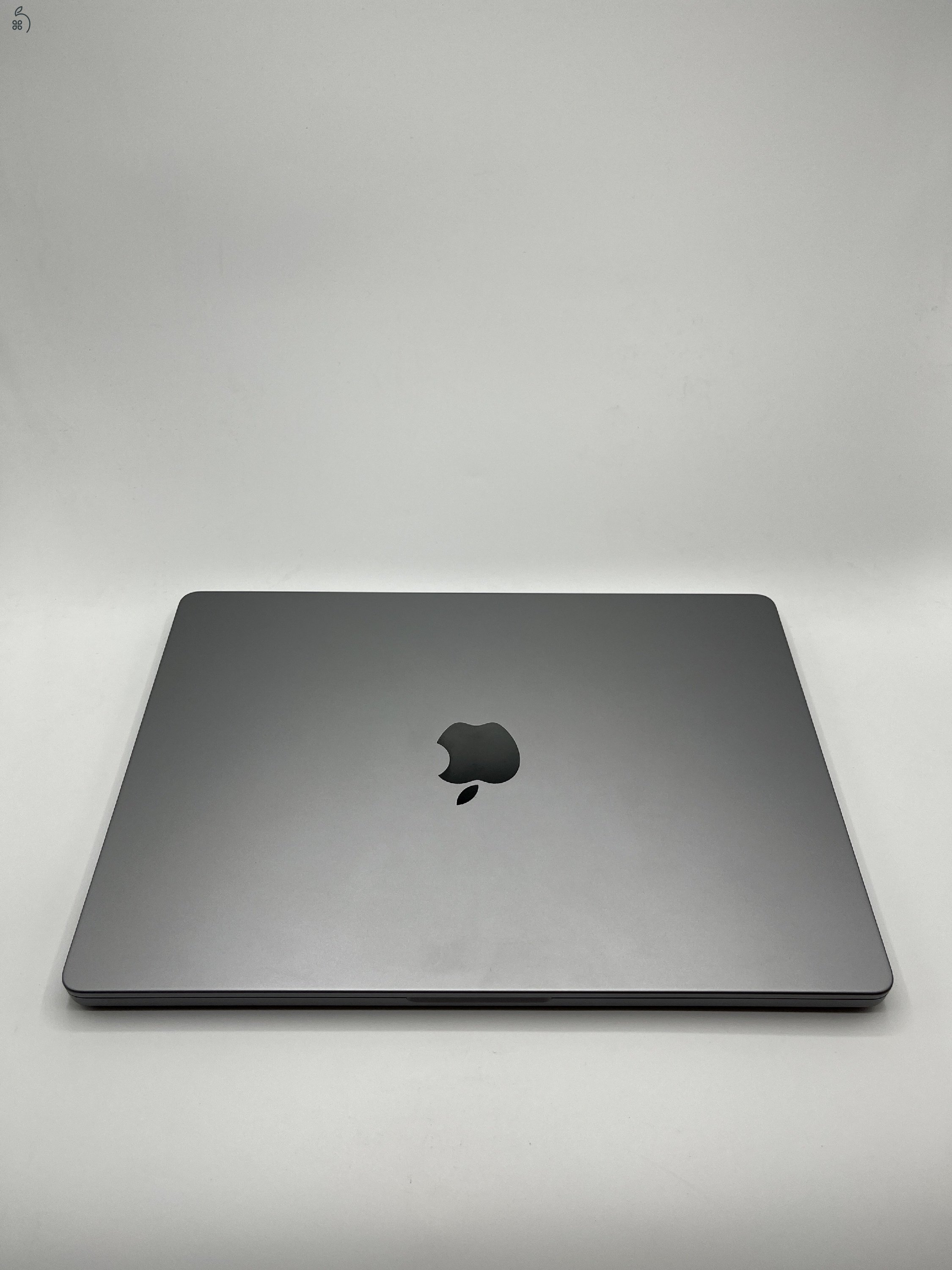  MacBook Pro 14″ 2021, M1 Pro,16 GB RAM, 14 core GPU, 512 GB SSD,  27% Áfás