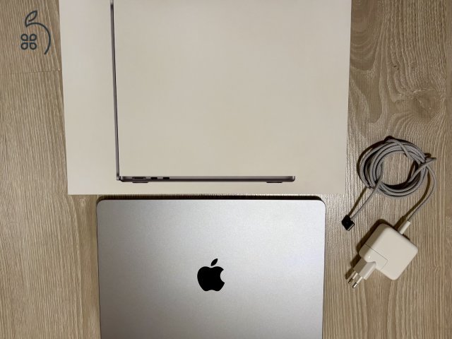 MacBook Air M3 (2024) 16Gb/512GB/HUN Újszerű